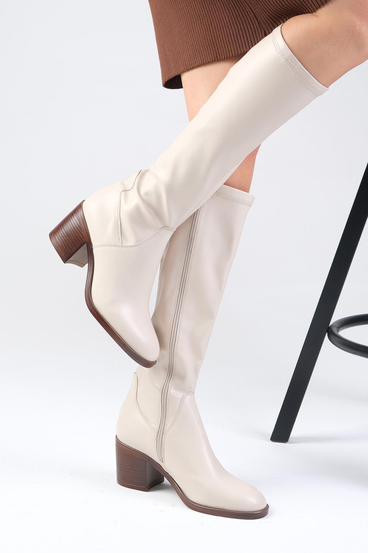 Armande Ten Renk Kalın Topuklu Streç Çizme