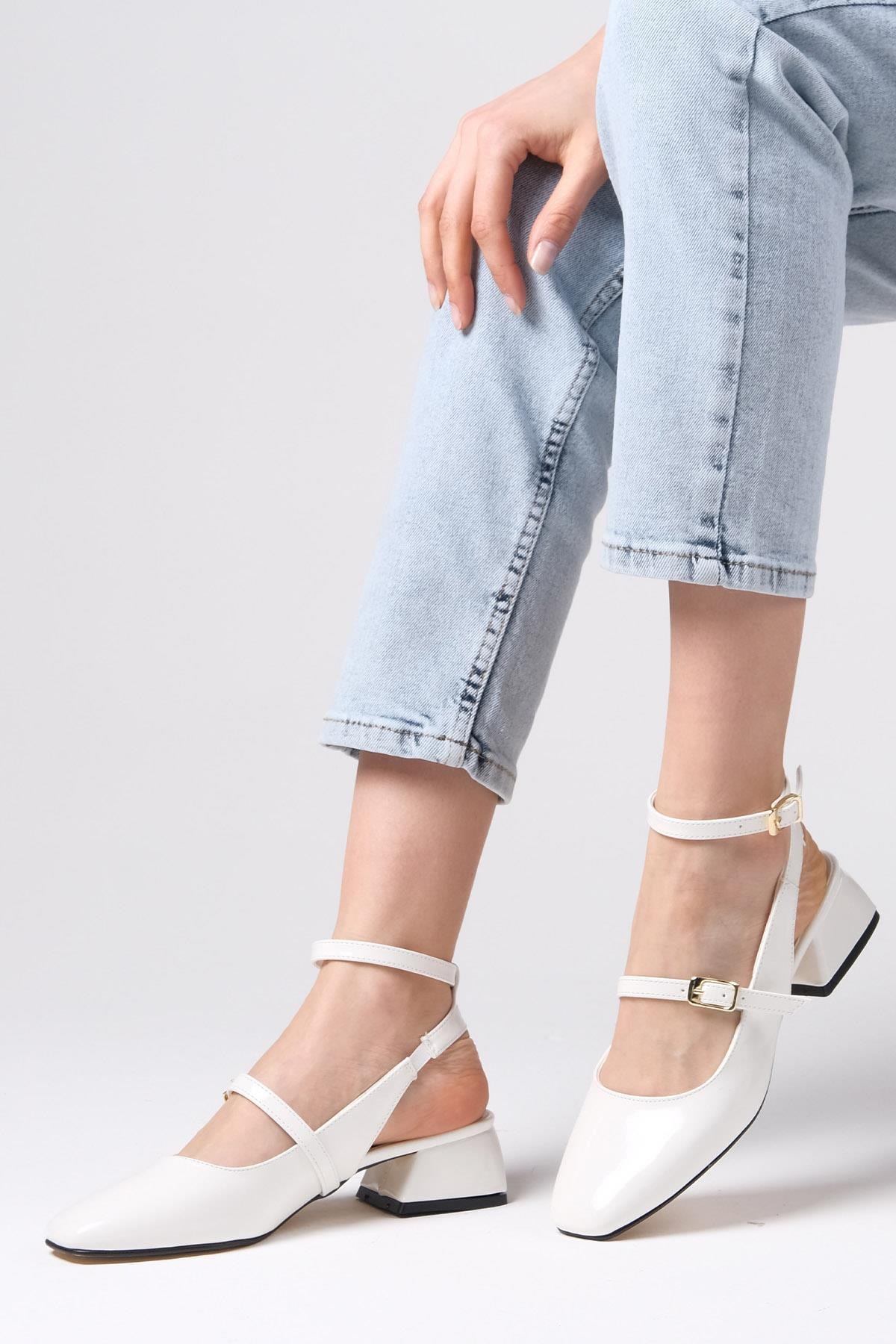 Audrey Beyaz Renk Rugan Kısa Topuklu Ayakkabı