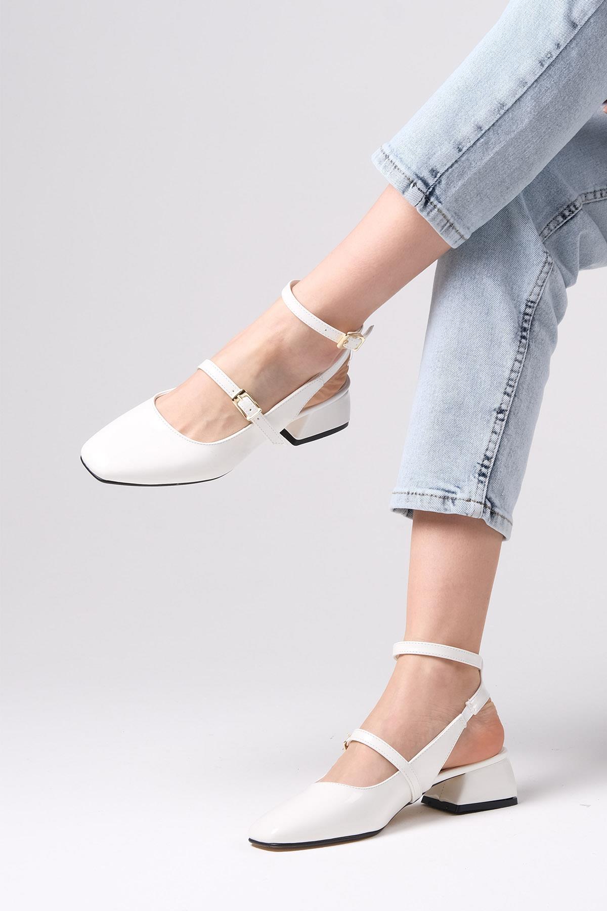 Audrey Beyaz Renk Rugan Kısa Topuklu Ayakkabı