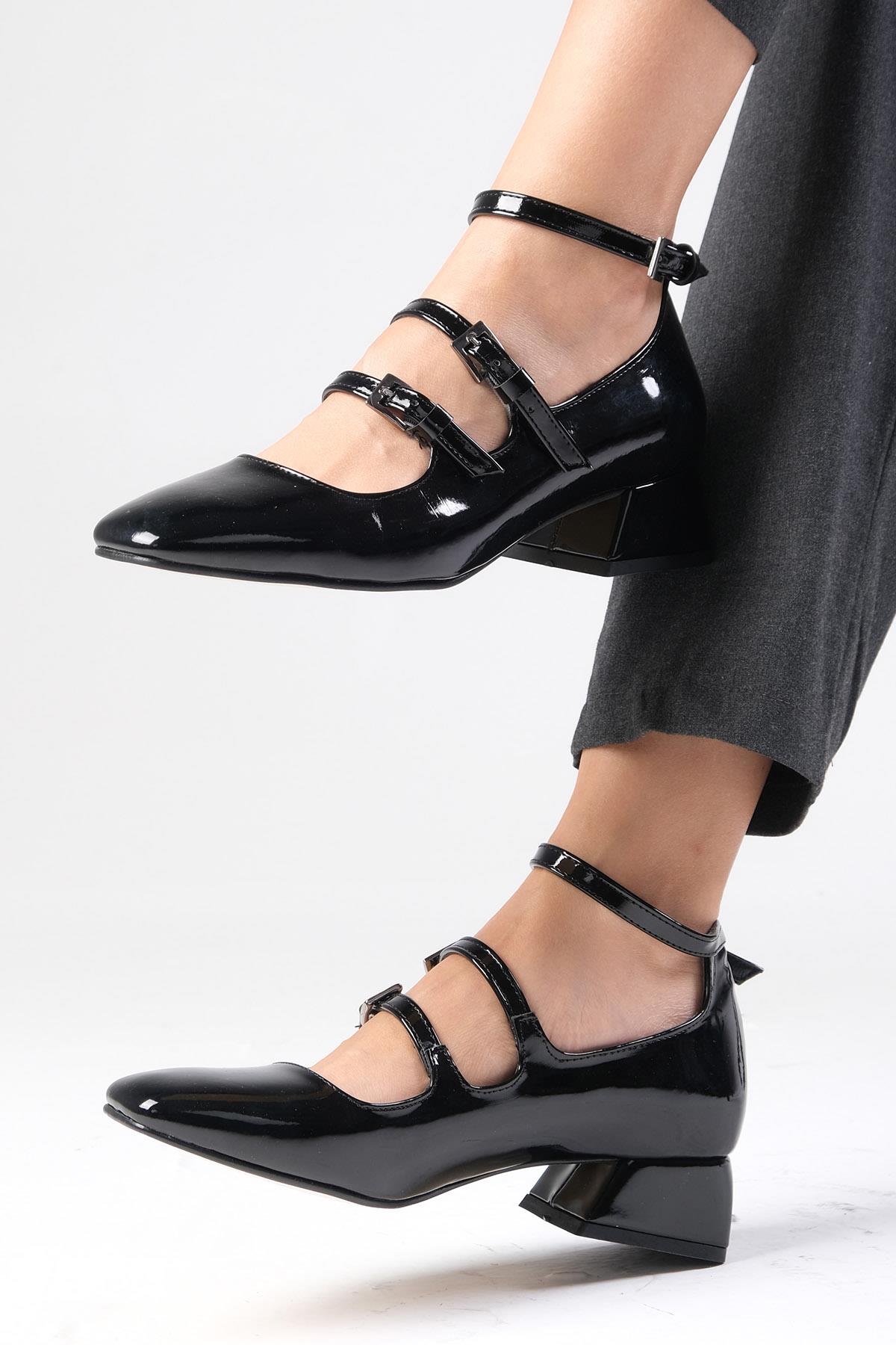 Baylee Siyah Renk Rugan Kısa Topuklu Ayakkabı