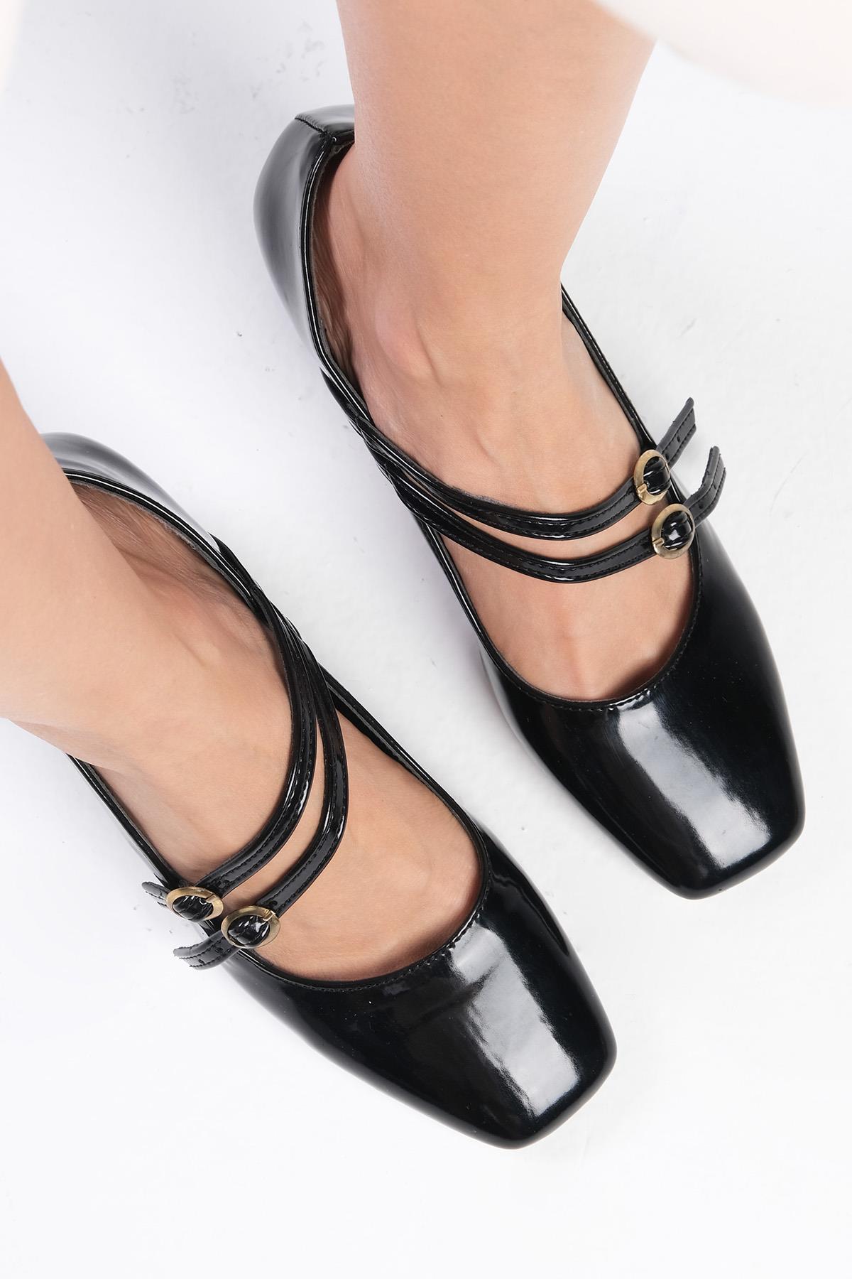 Beatrice Siyah Renk Rugan Topuklu Ayakkabı