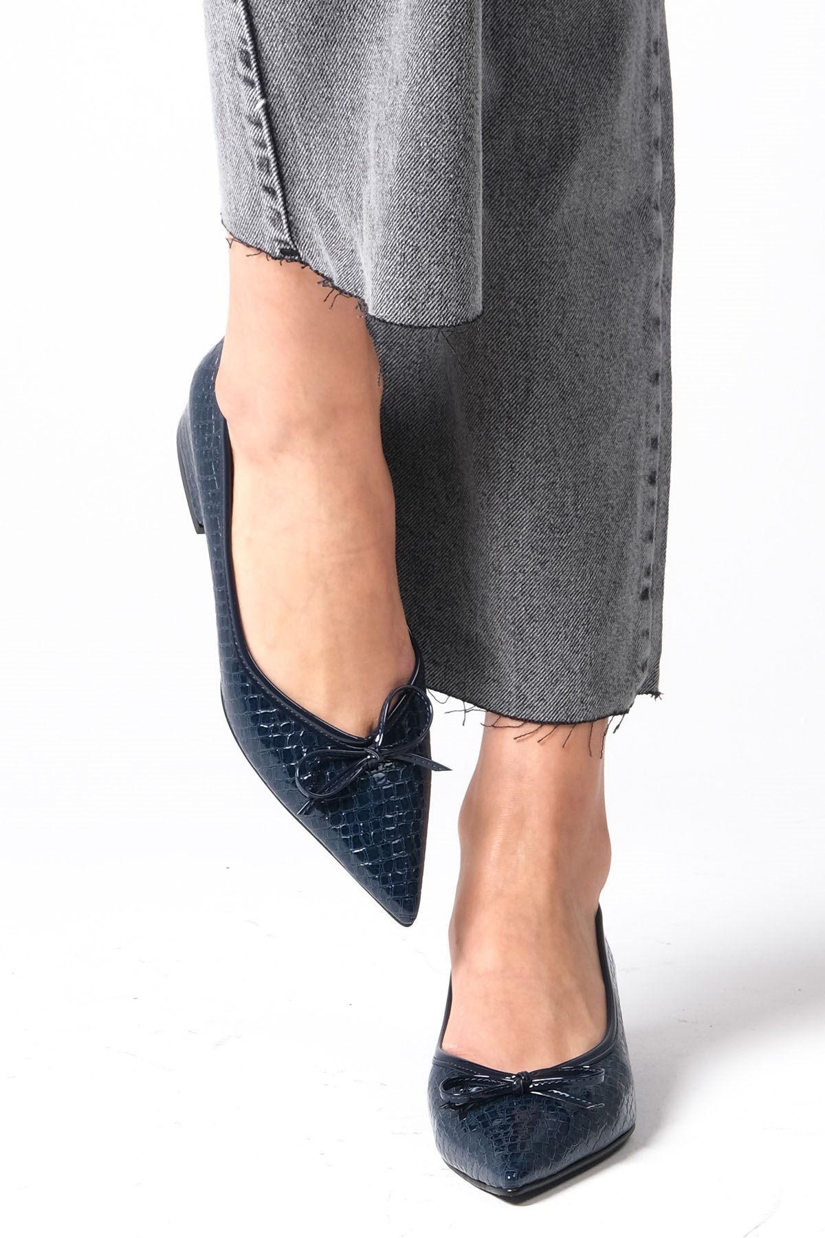 Beatrix Lacivert Renk Kısa Topuklu Ayakkabı