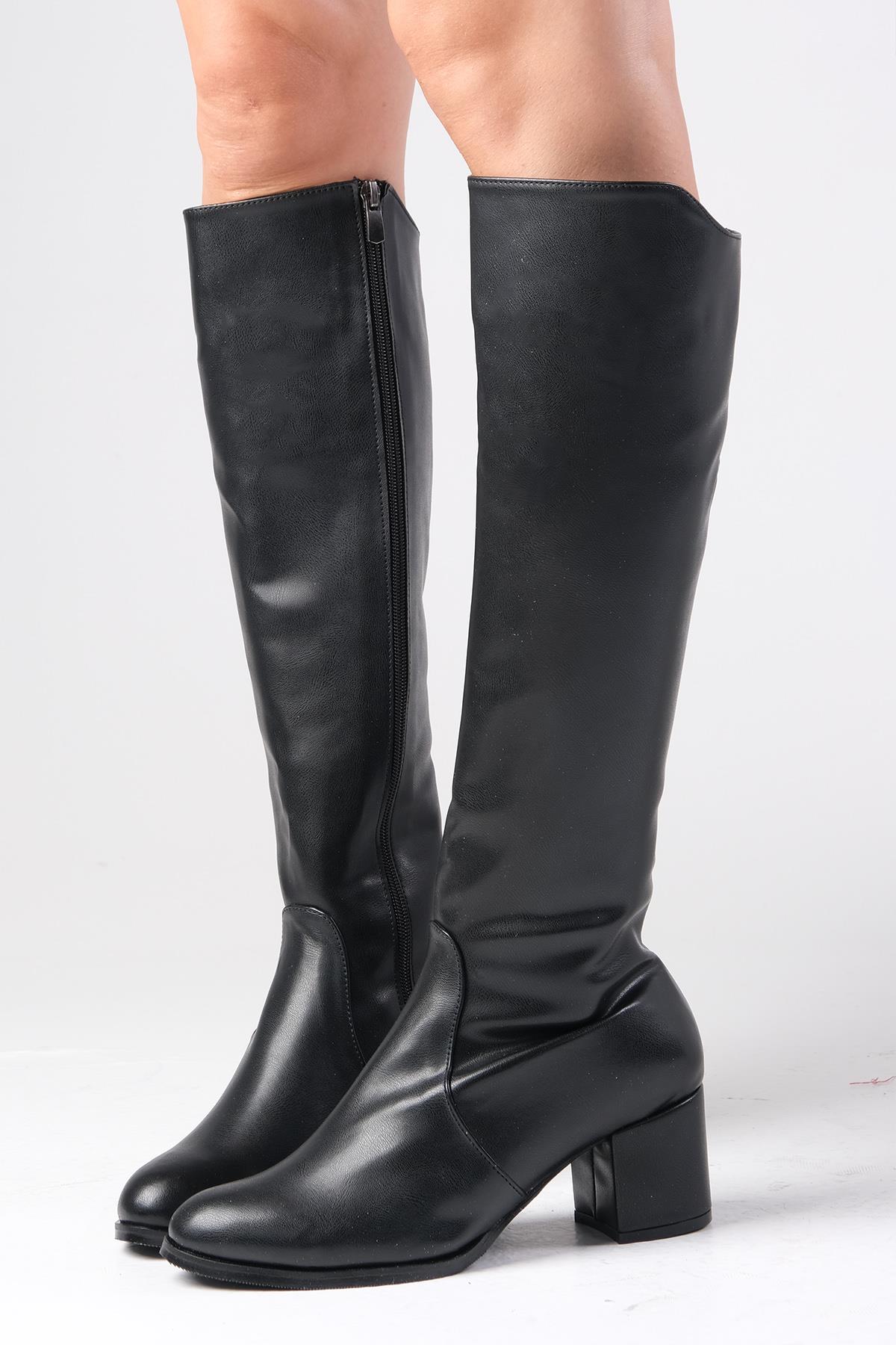 Bella Siyah Renk Fermuarlı Çizme