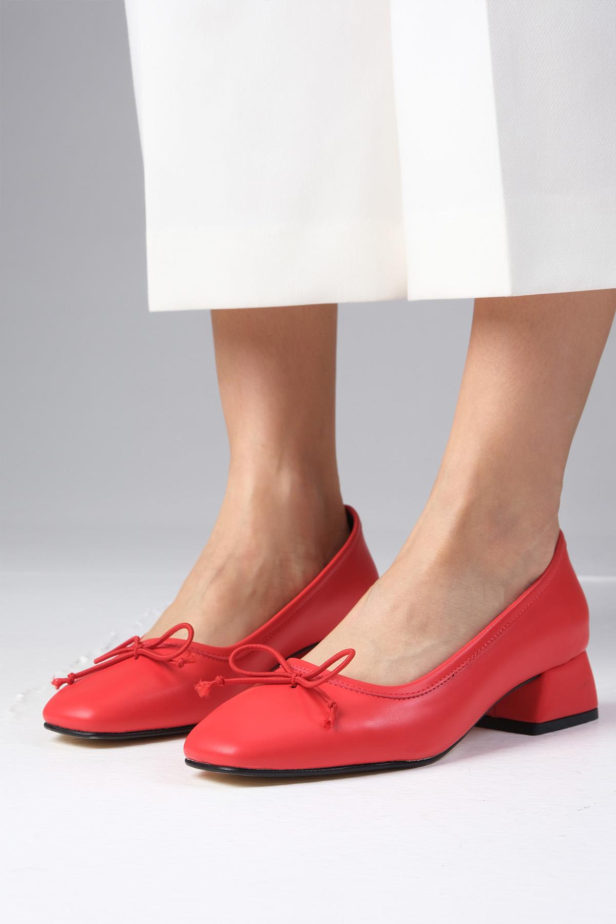 Bellamy Kırmızı Renk Kısa Topuklu Ayakkabı