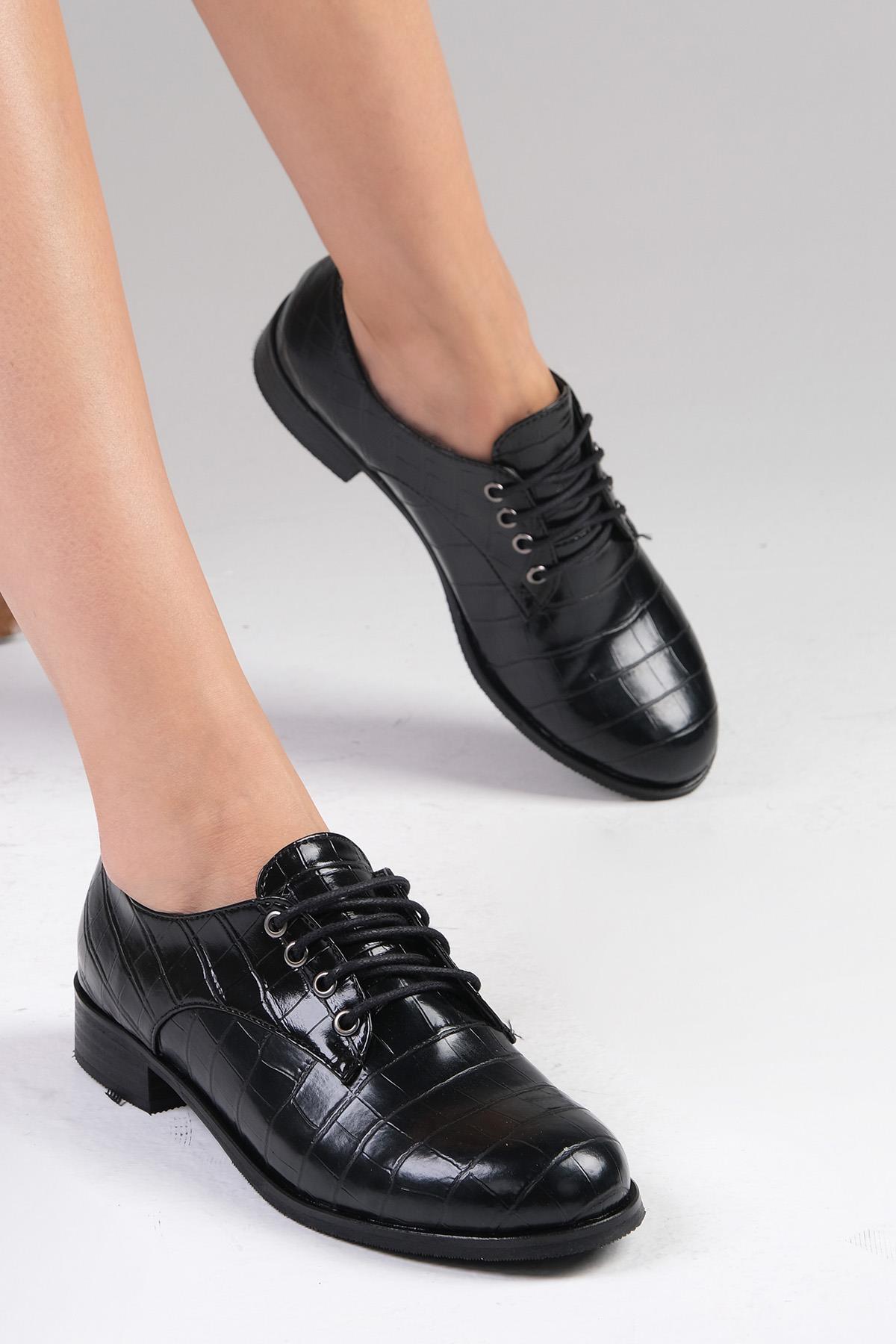 Berta Siyah Renk Krokodil Desenli Oxford Ayakkabı