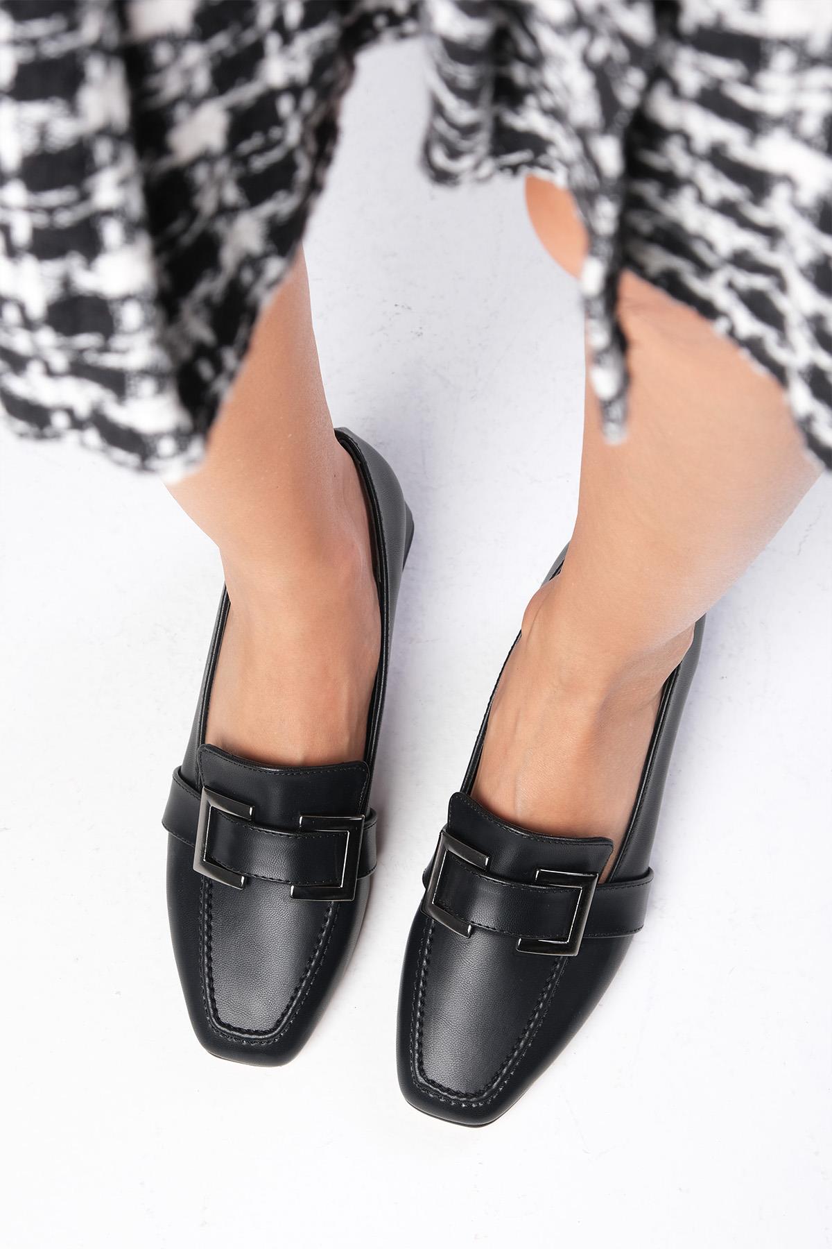 Betty Siyah Renk Topuklu Ayakkabı