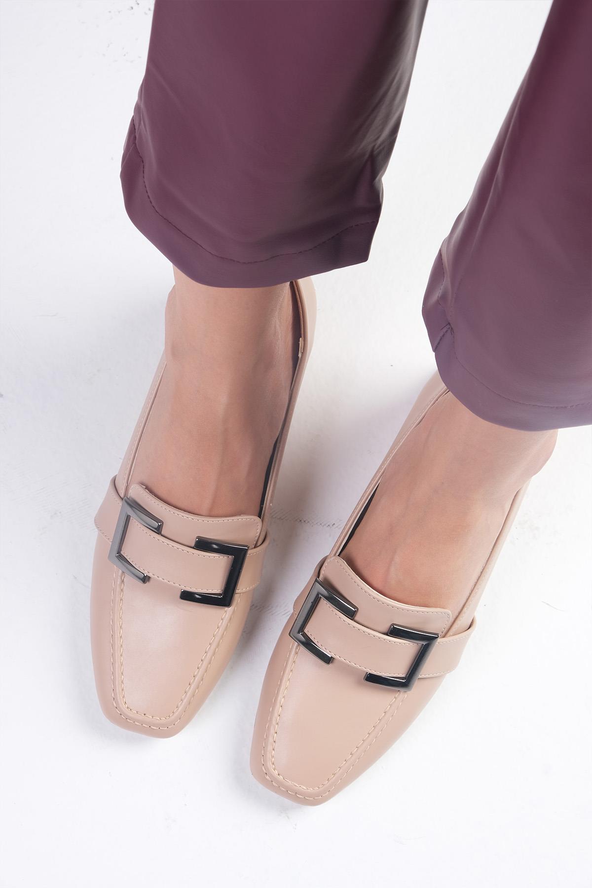 Betty Ten Rengi Topuklu Ayakkabı