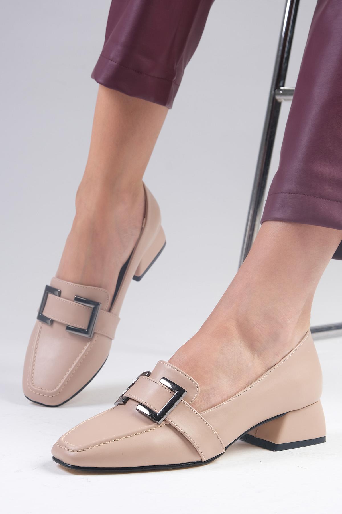 Betty Ten Rengi Topuklu Ayakkabı