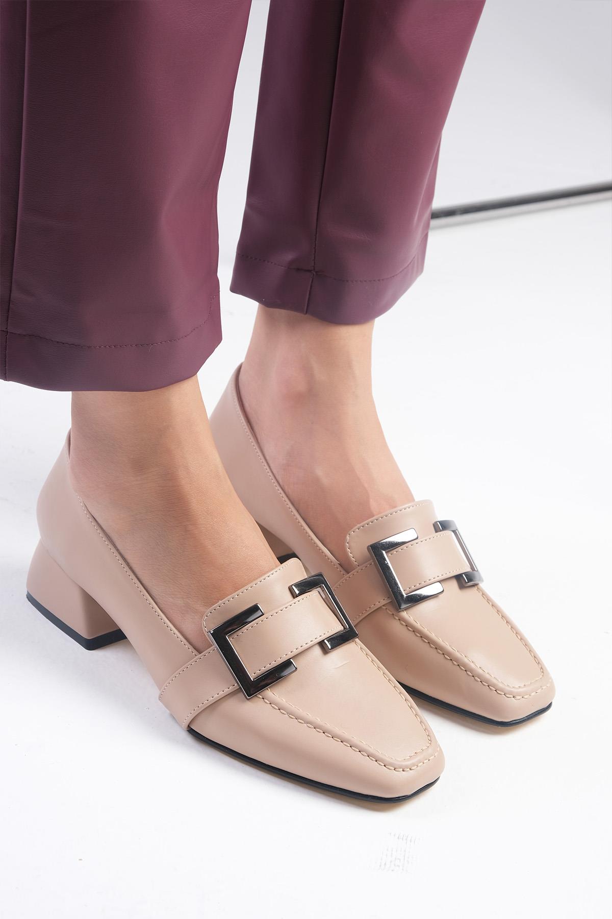 Betty Ten Rengi Topuklu Ayakkabı