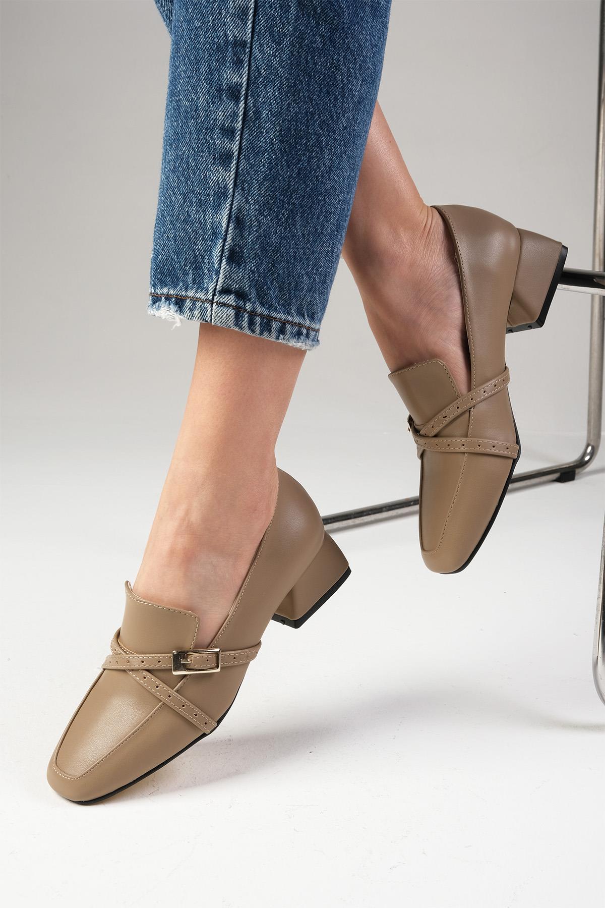 Blanche Vizon Renk Kısa Topuklu Ayakkabı