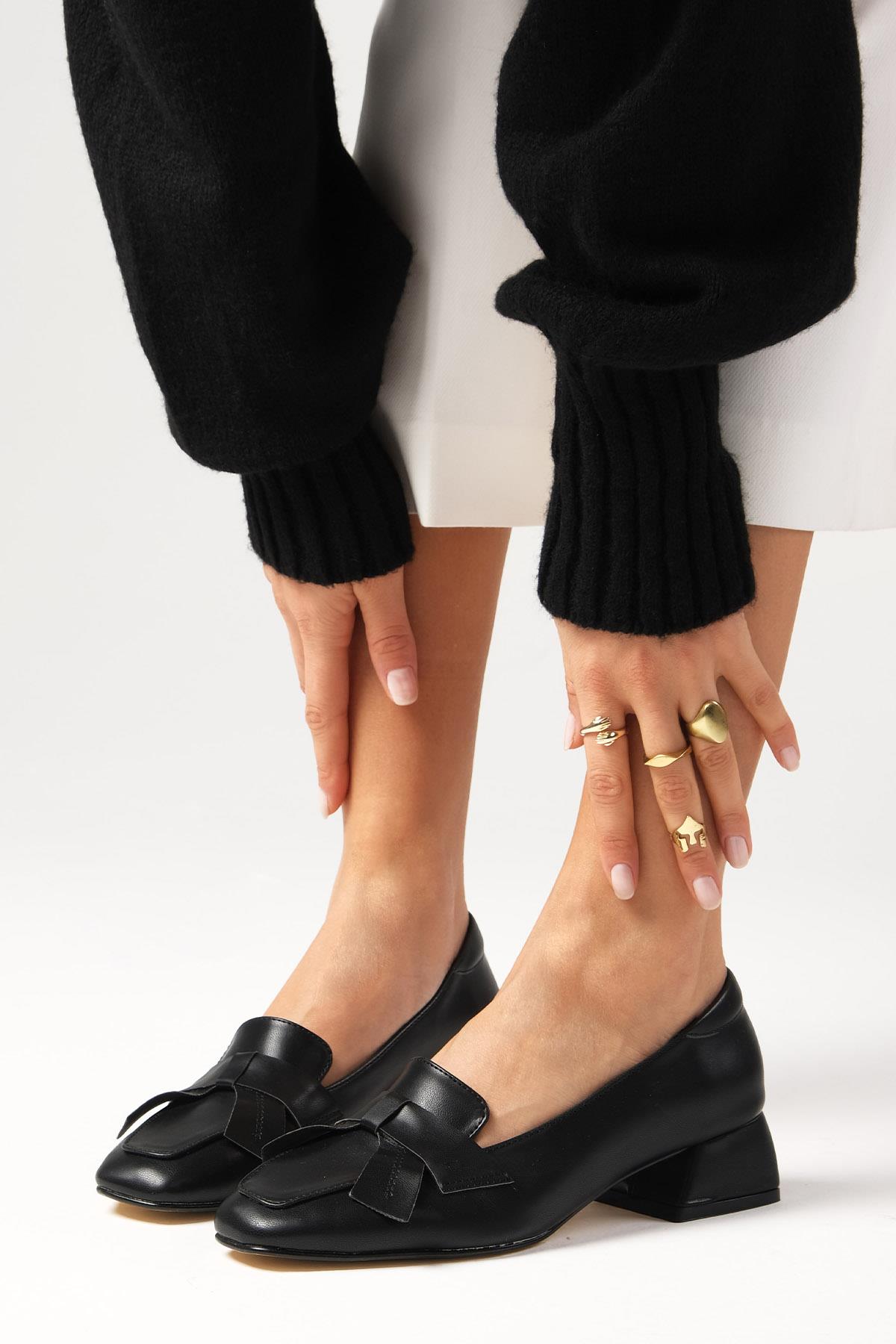 Brenda Siyah Renk Kısa Topuklu Ayakkabı