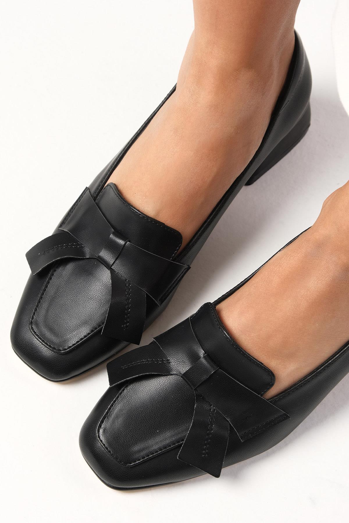 Brenda Siyah Renk Kısa Topuklu Ayakkabı