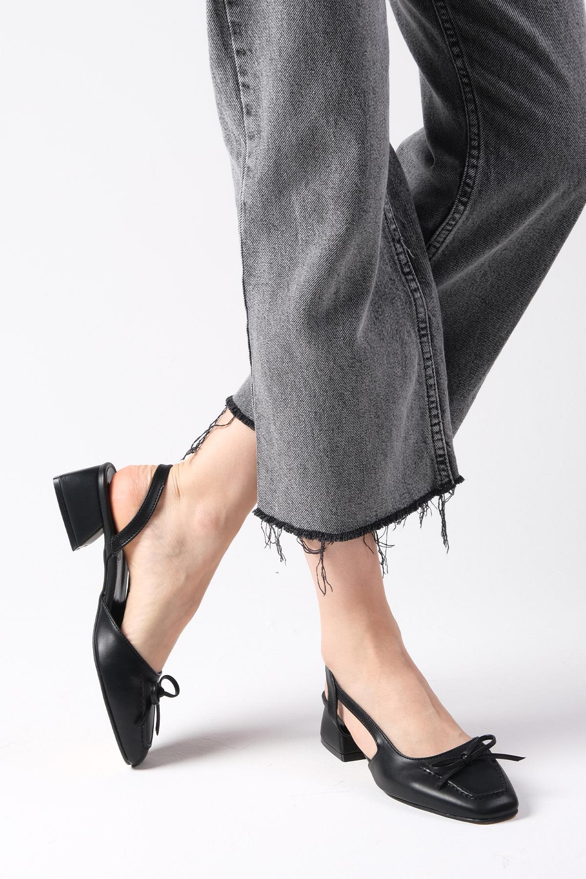 Bria Siyah Renk Kısa Topuklu Ayakkabı