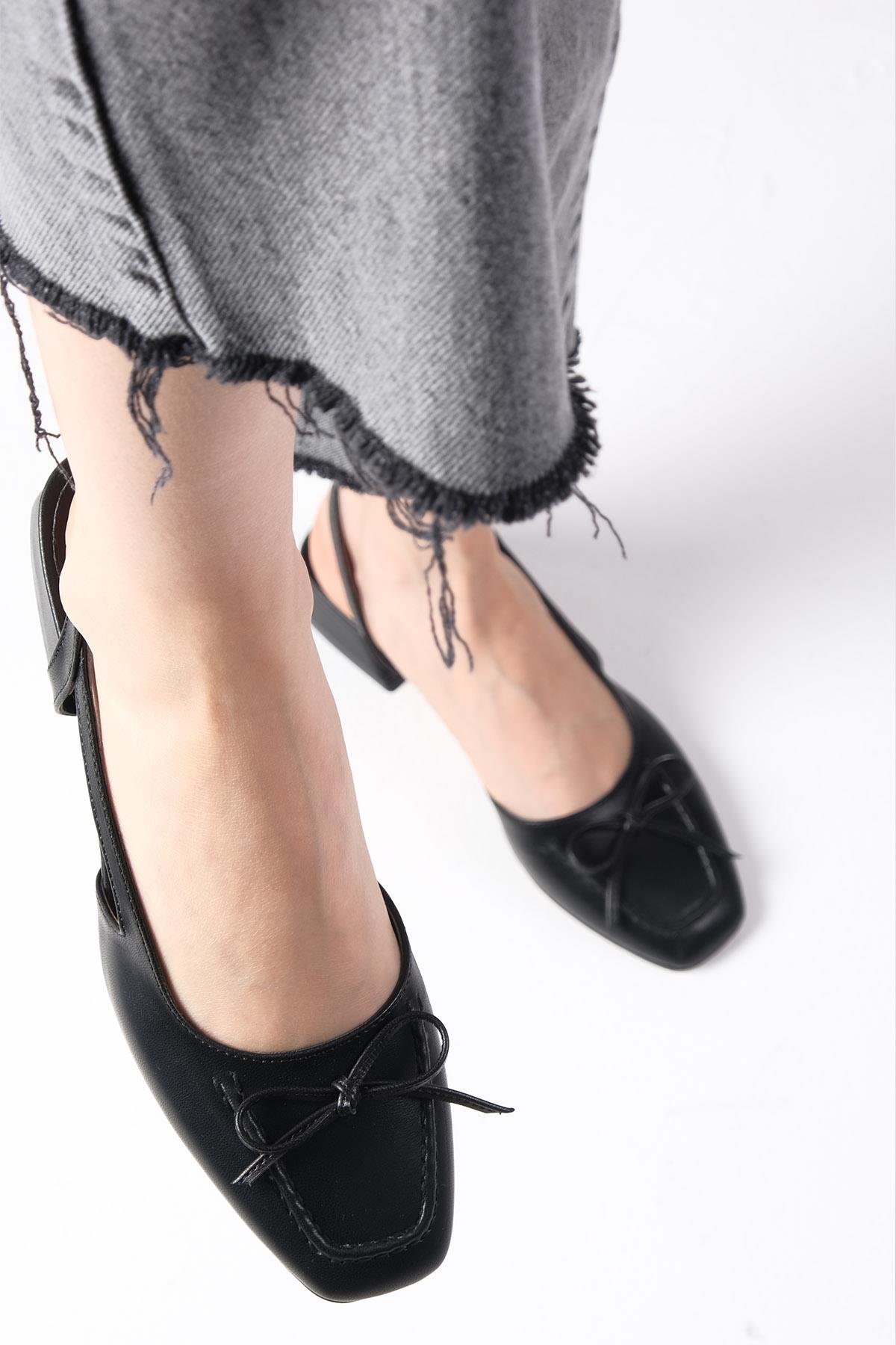 Bria Siyah Renk Kısa Topuklu Ayakkabı