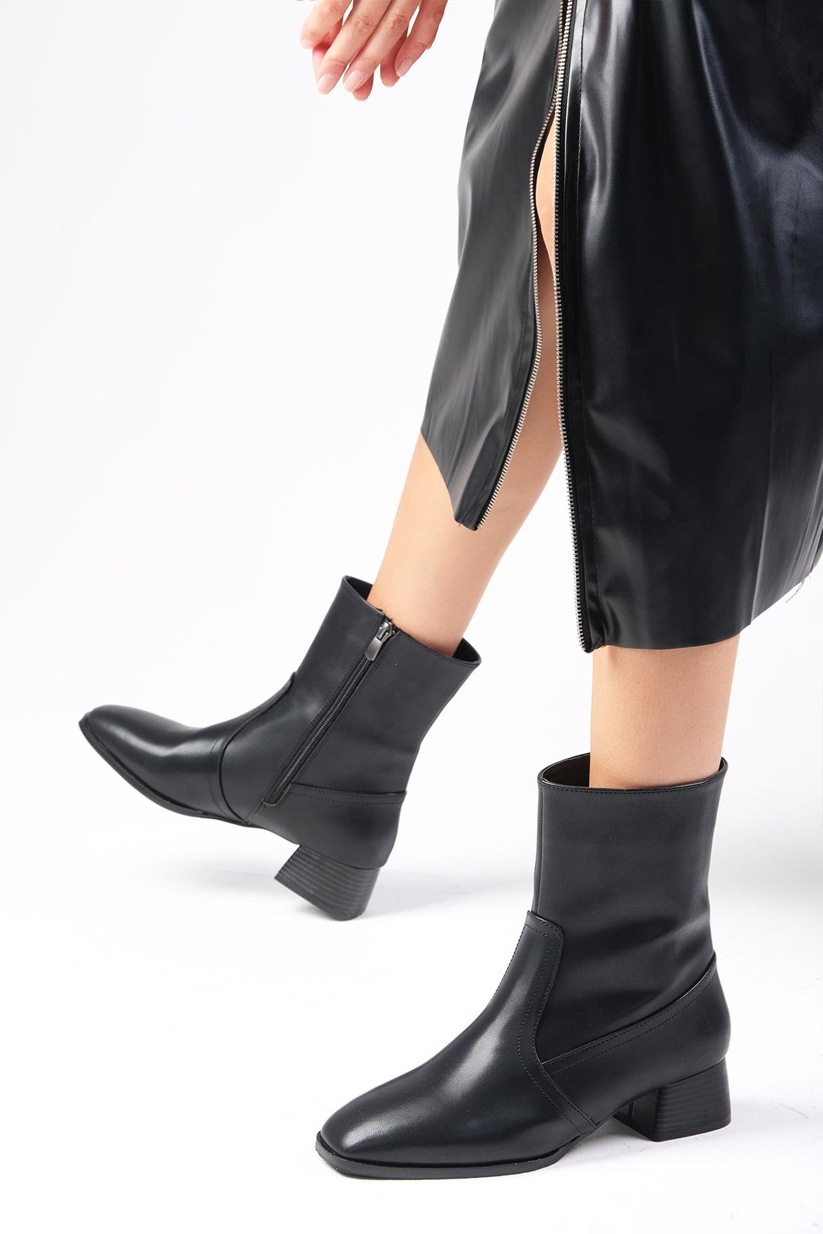 Callie Siyah Renk Küt Burunlu Bot