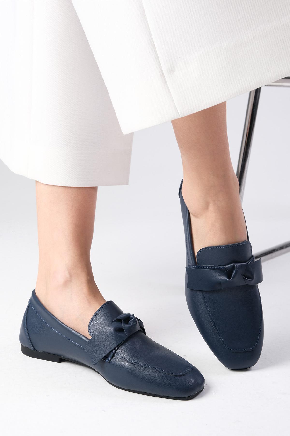 Candy Hakiki Deri Lacivert Renk Fiyonk Aksesuarlı Loafer