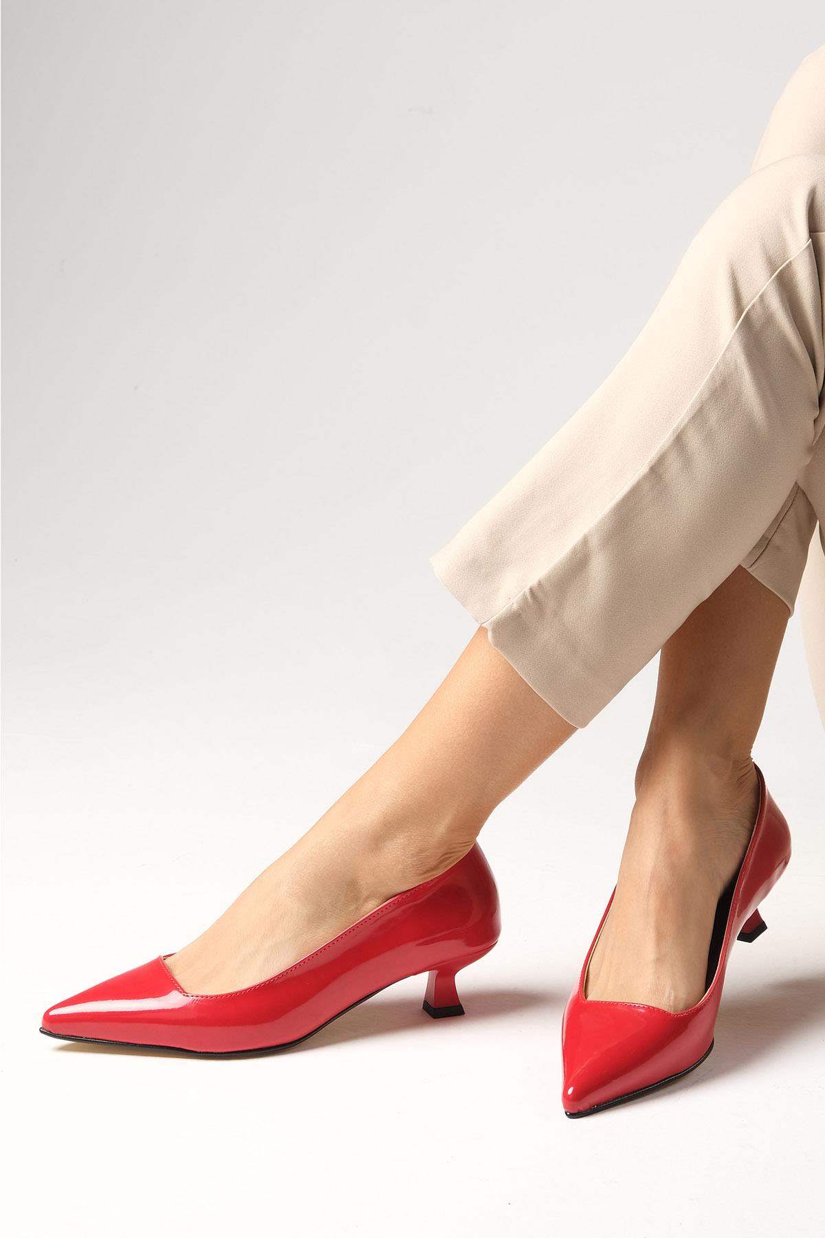 Carmen Kırmızı Renk Kısa Topuklu Ayakkabı