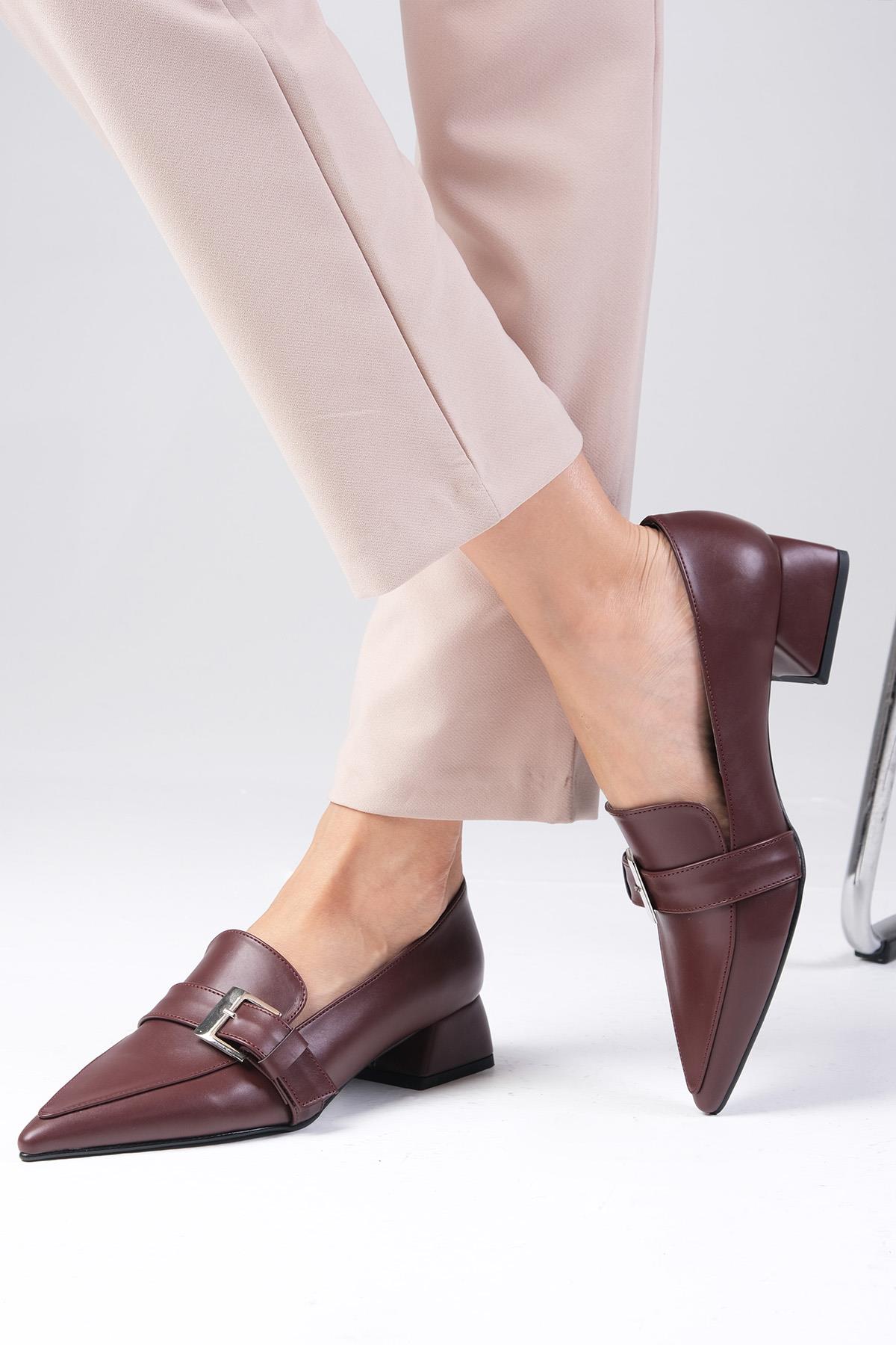 Carola Bordo Renk Kısa Topuklu Ayakkabı