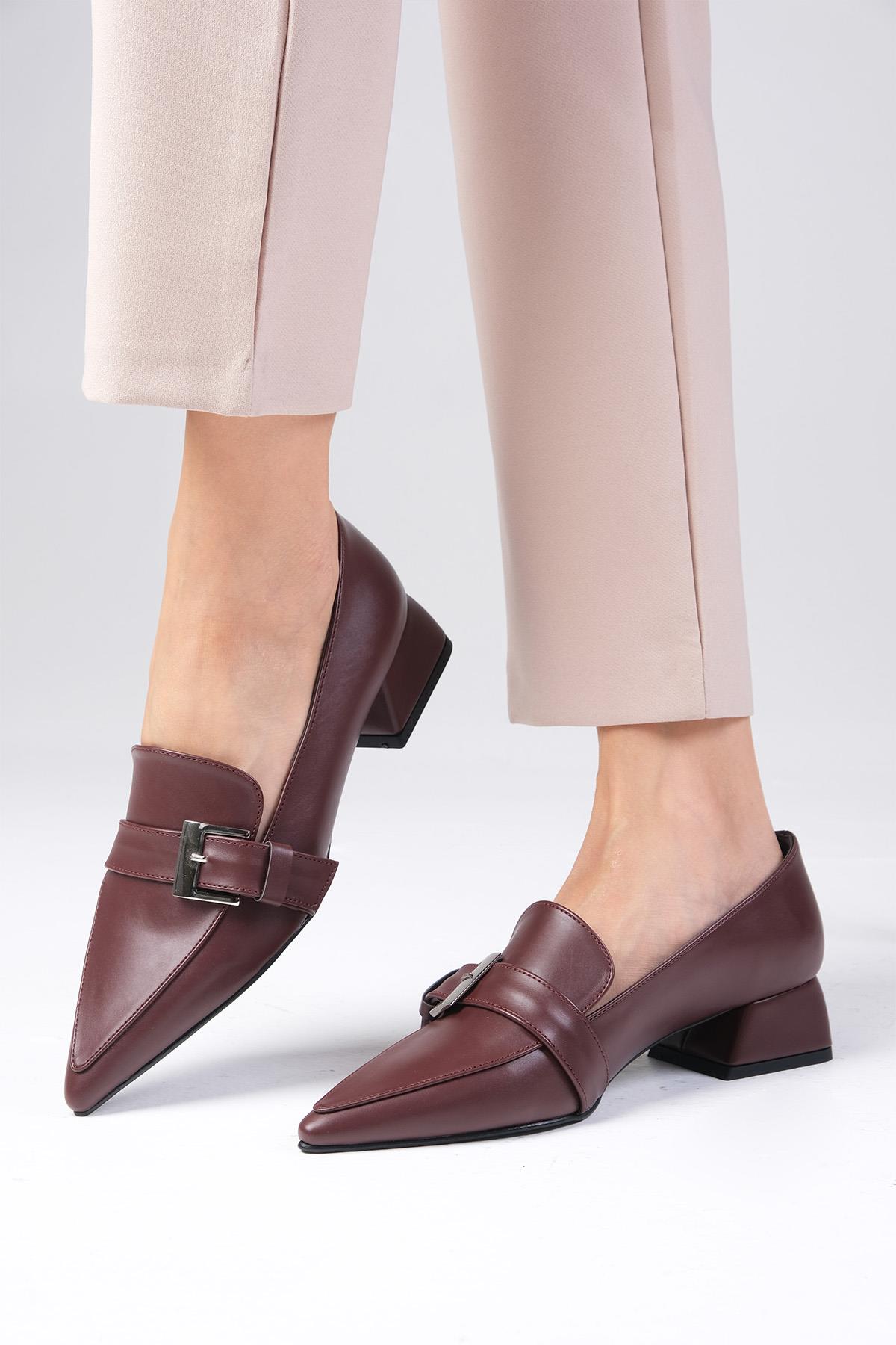 Carola Bordo Renk Kısa Topuklu Ayakkabı