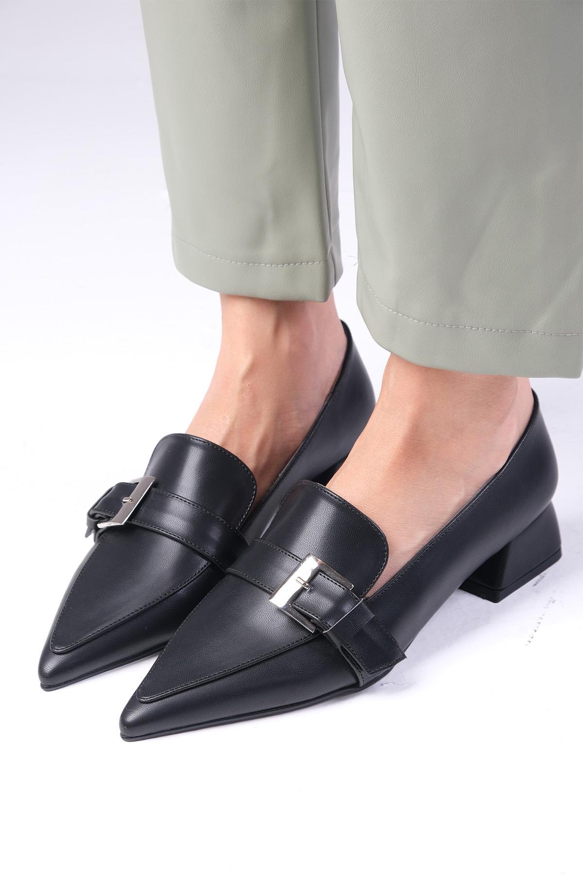 Carola Siyah Renk Kısa Topuklu Ayakkabı