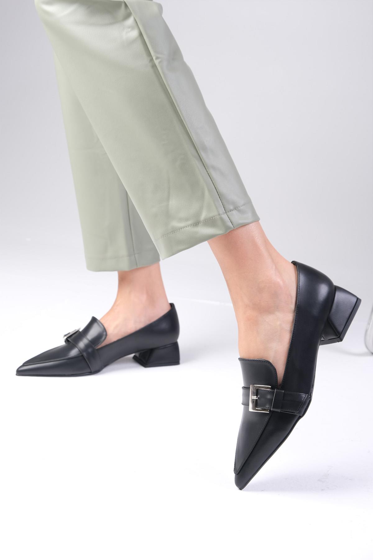 Carola Siyah Renk Kısa Topuklu Ayakkabı