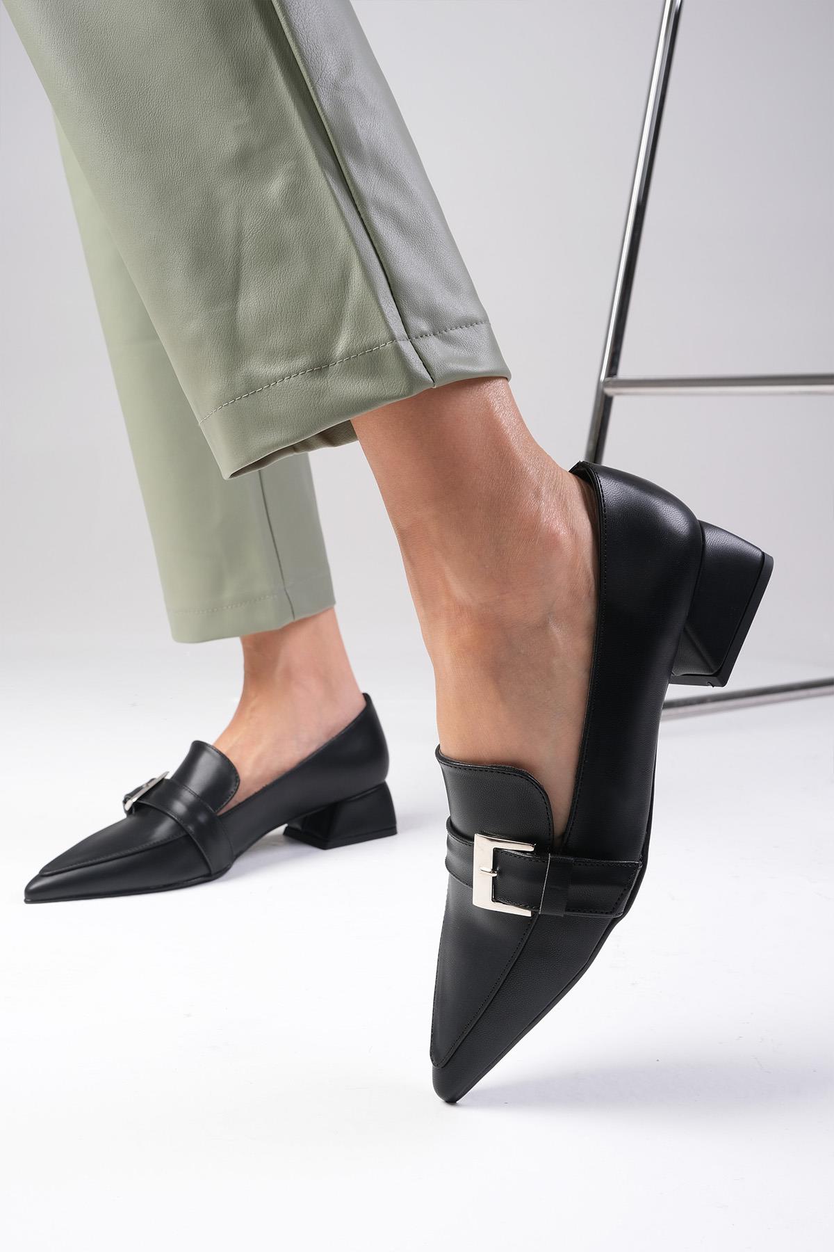 Carola Siyah Renk Kısa Topuklu Ayakkabı