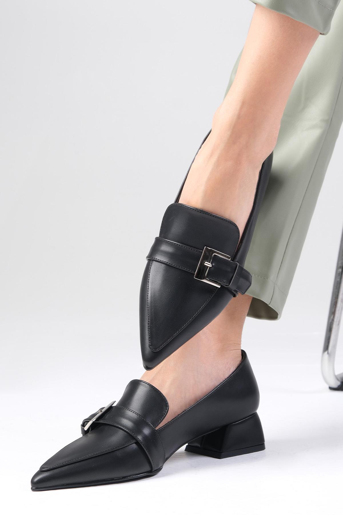 Carola Siyah Renk Kısa Topuklu Ayakkabı