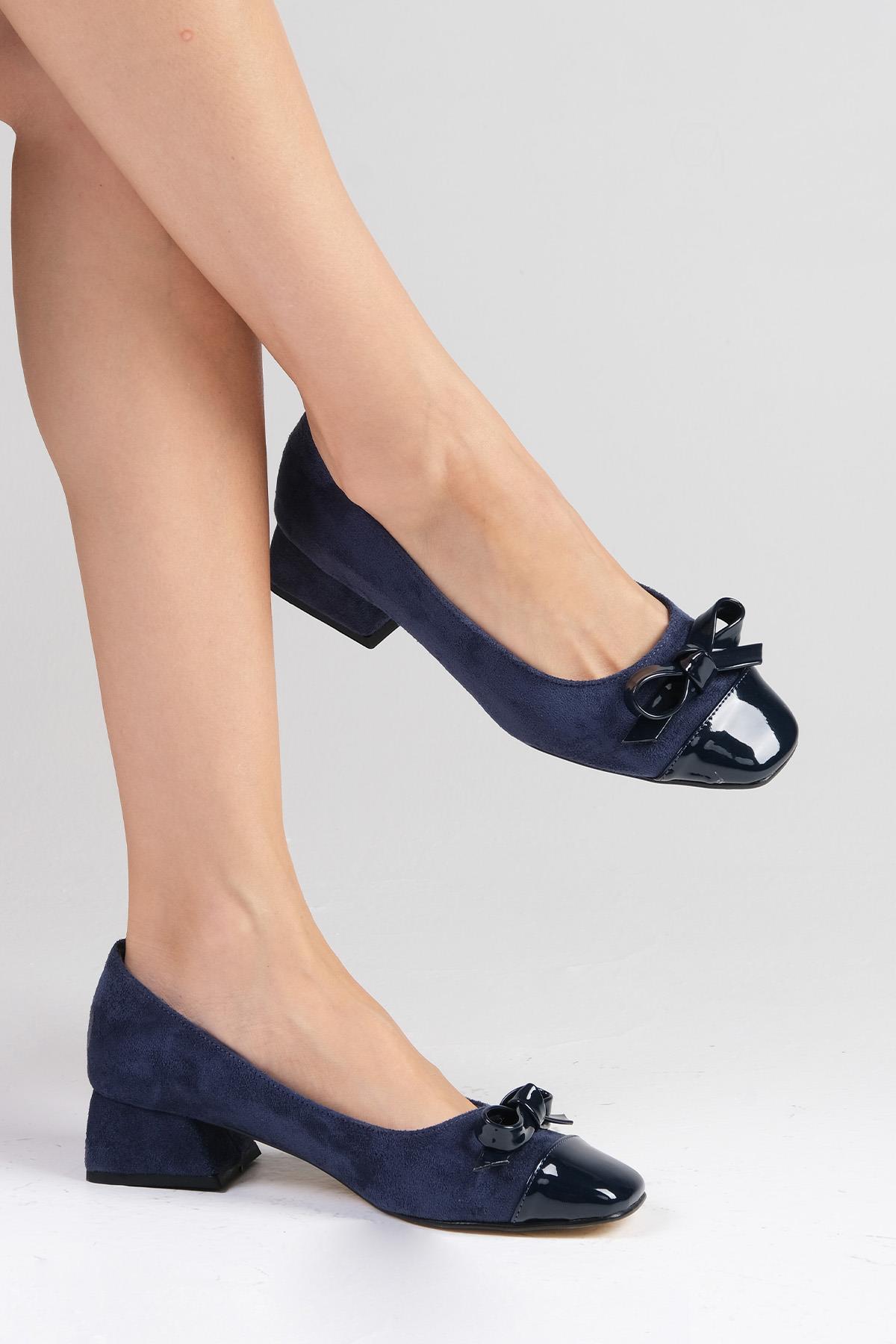 Cassidy Lacivert Renk Kısa Topuklu Ayakkabı