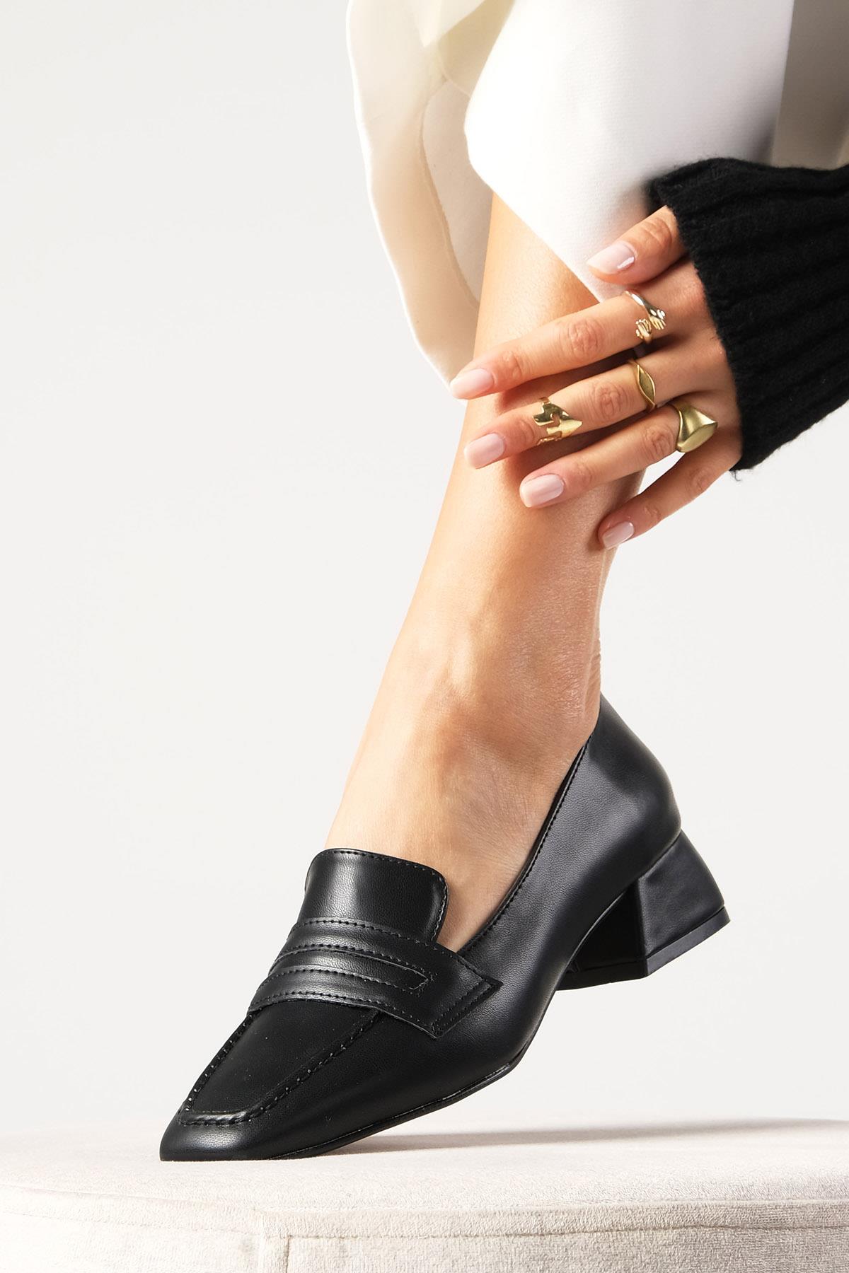 Cecille Siyah Renk Kısa Topuklu Ayakkabı