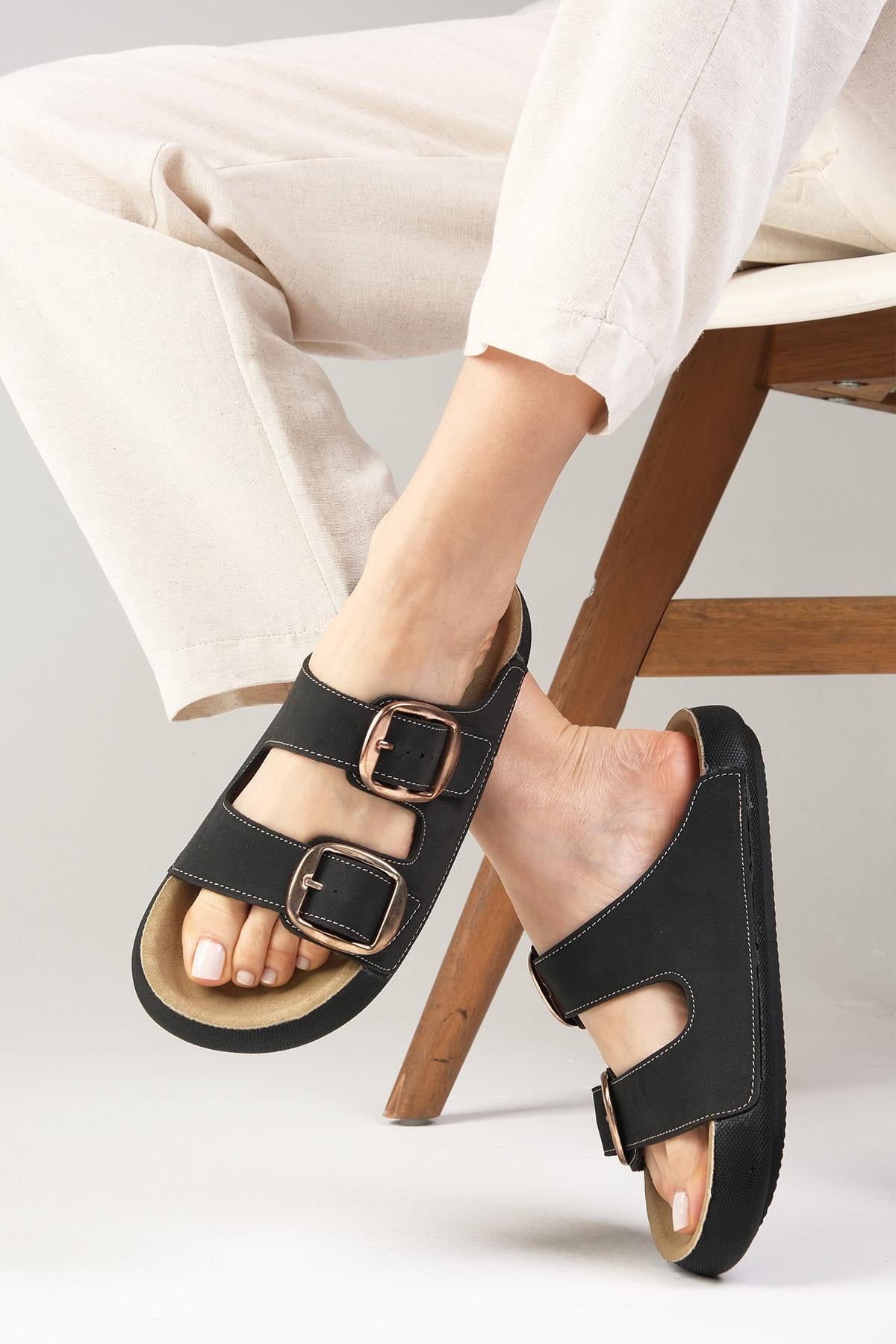 Celia Siyah Renk Çift Bantlı Terlik