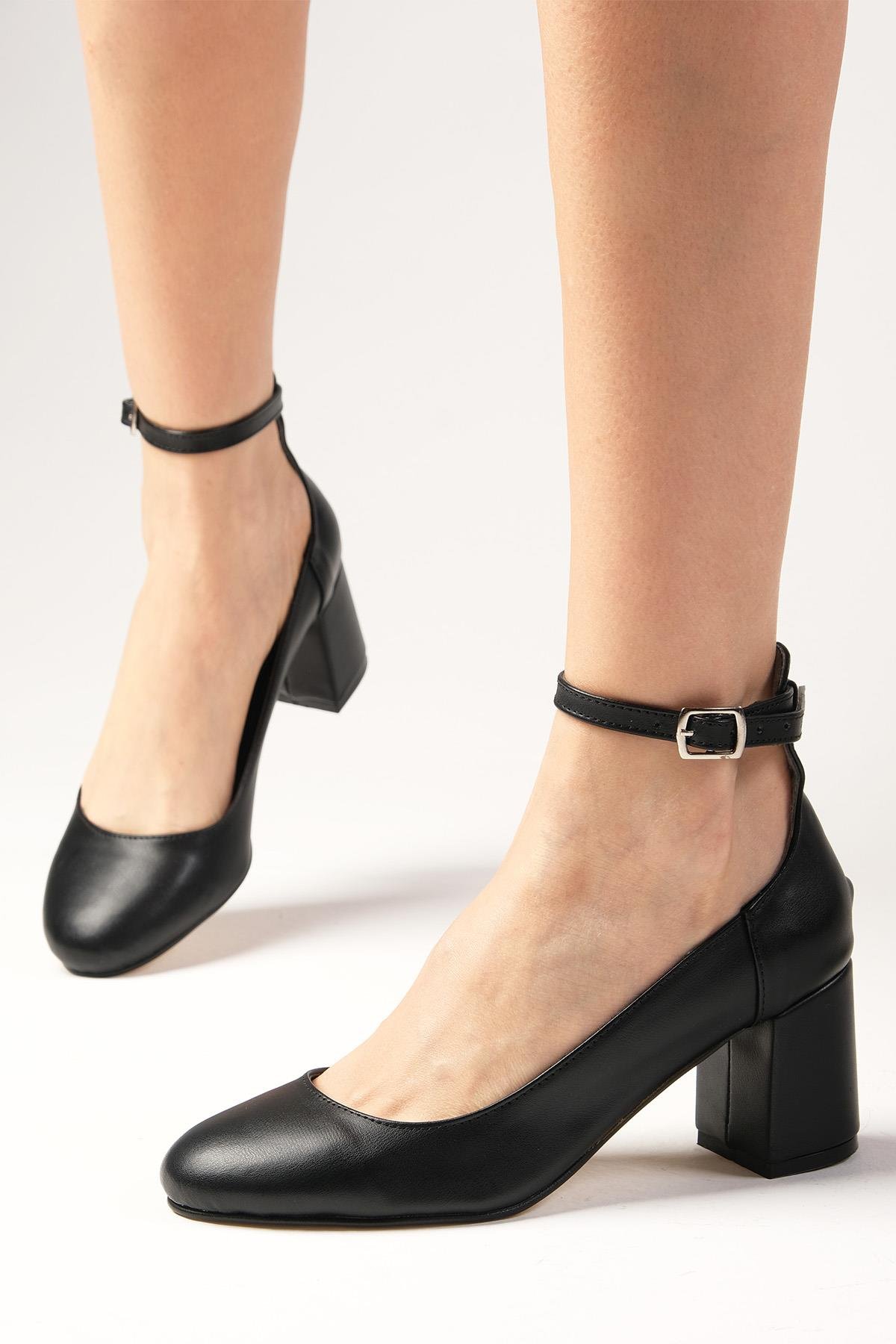Celine Siyah Renk Topuklu Ayakkabı
