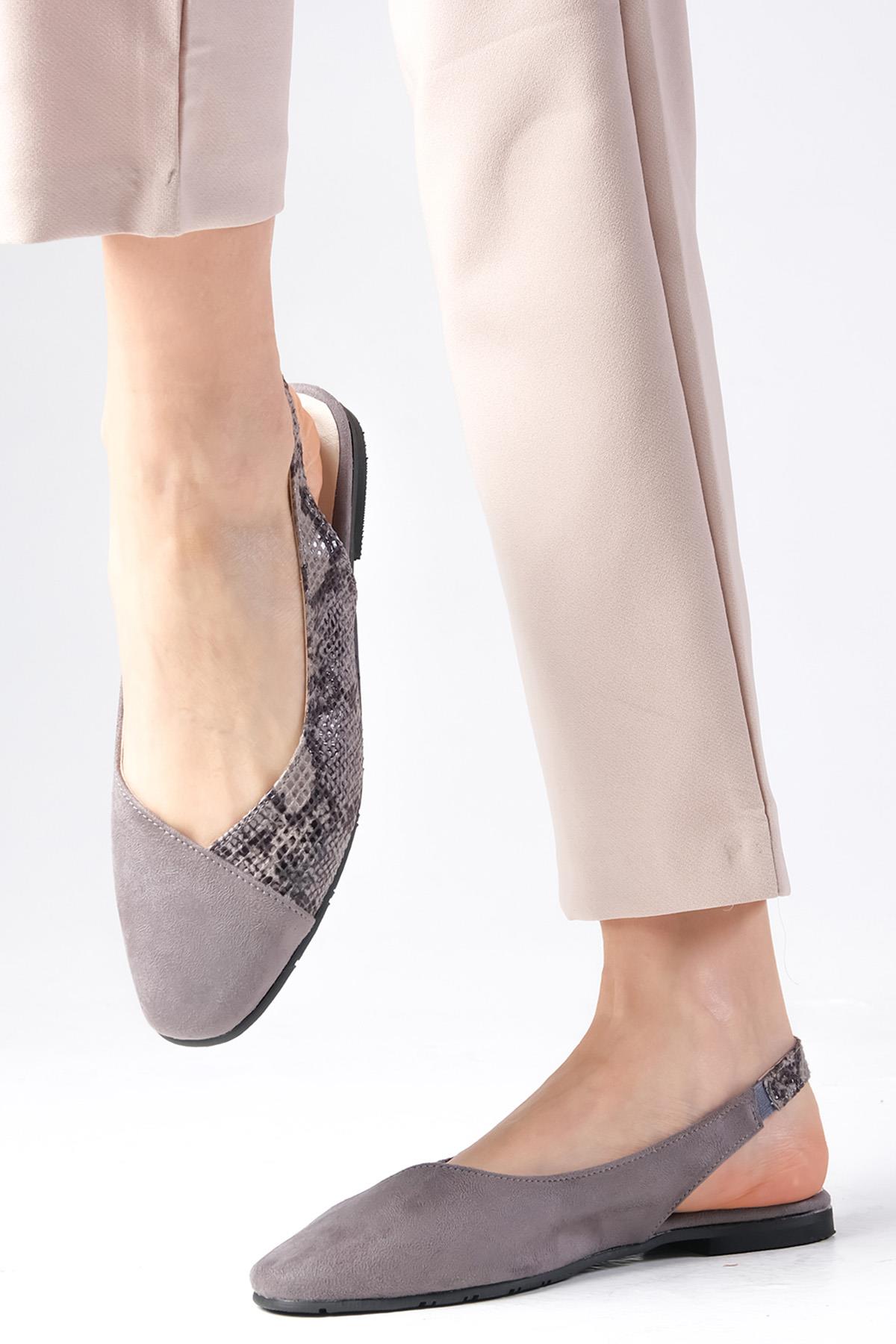 Debby Gri Renk Küt Burun Babet