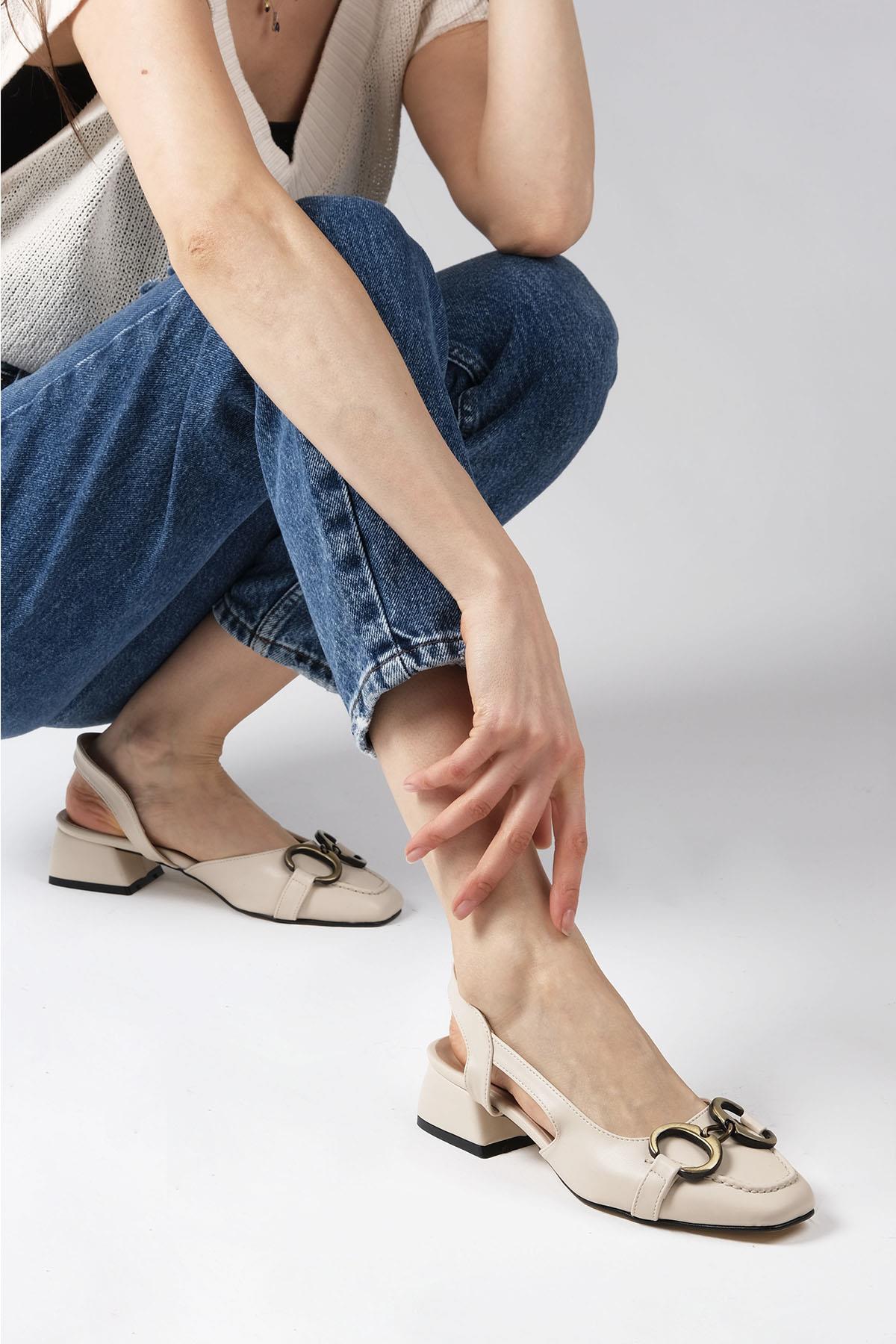 Dita Bej Renk Kısa Topuklu Ayakkabı