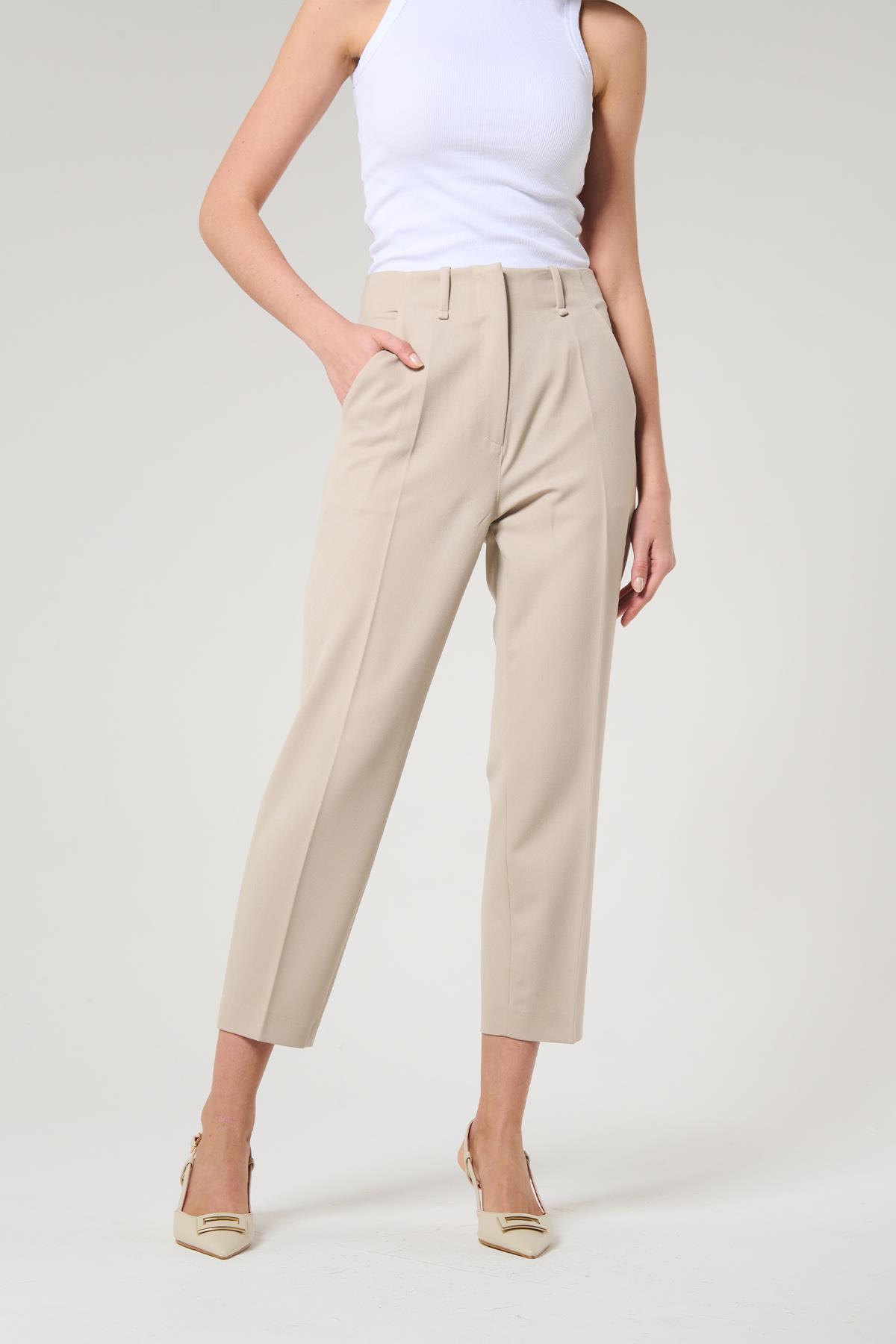 Bej Renk Havuç Pantolon