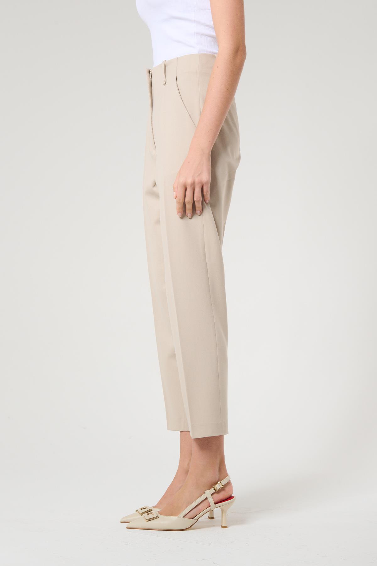 Bej Renk Havuç Pantolon