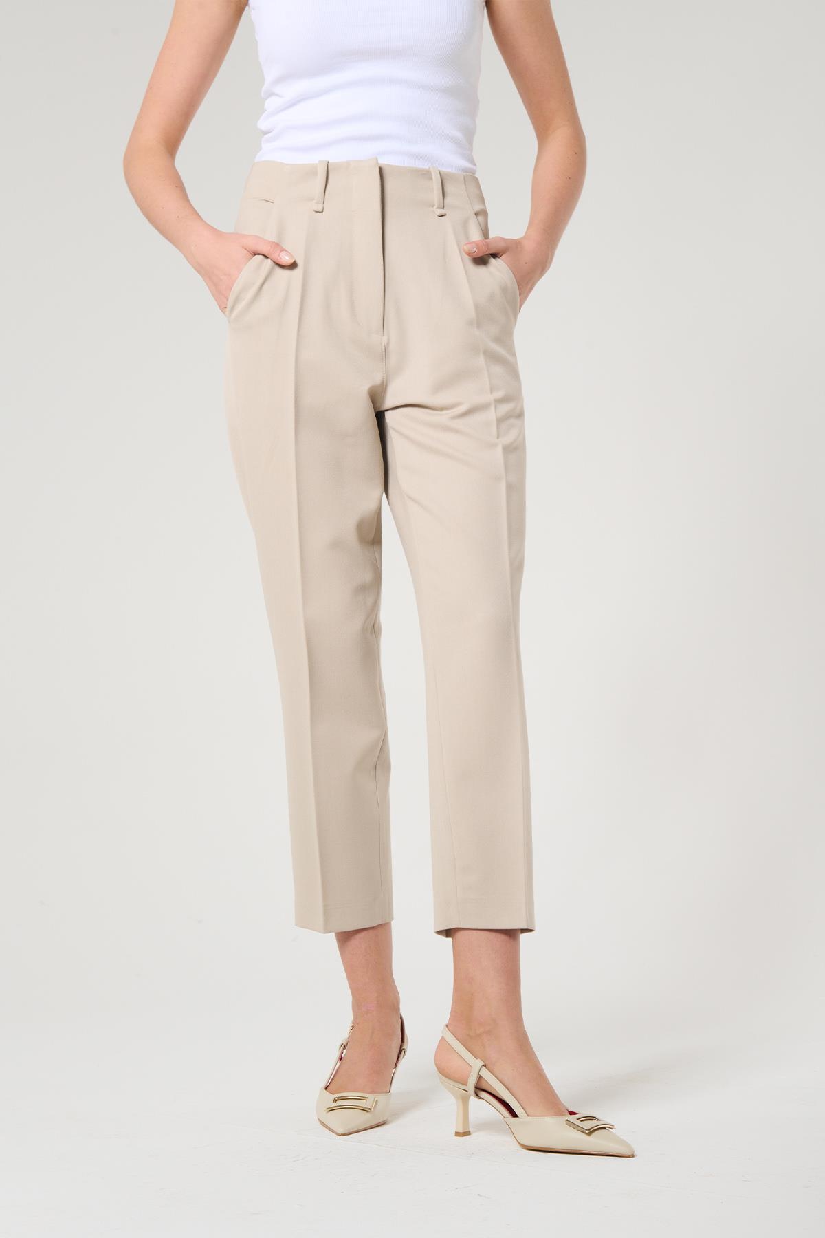 Bej Renk Havuç Pantolon