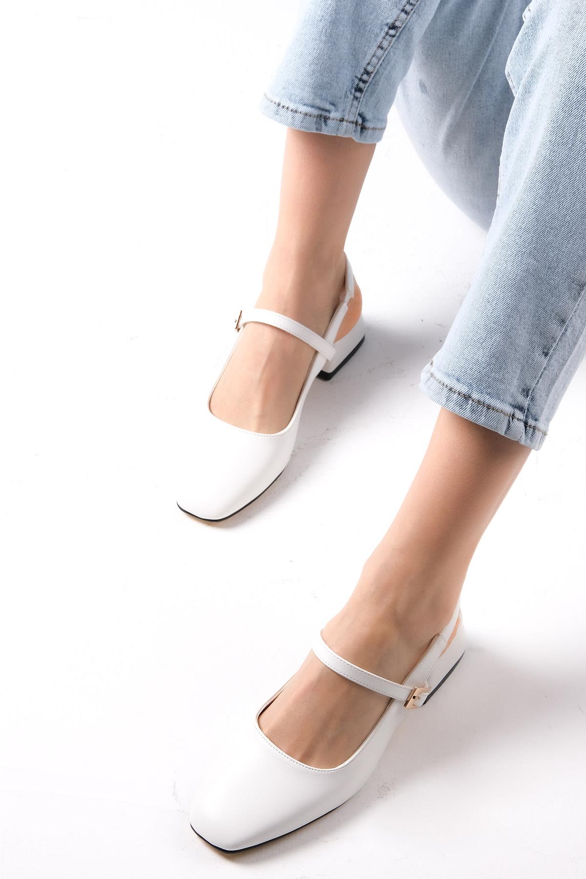 Ella Beyaz Renk Kısa Topuklu Ayakkabı