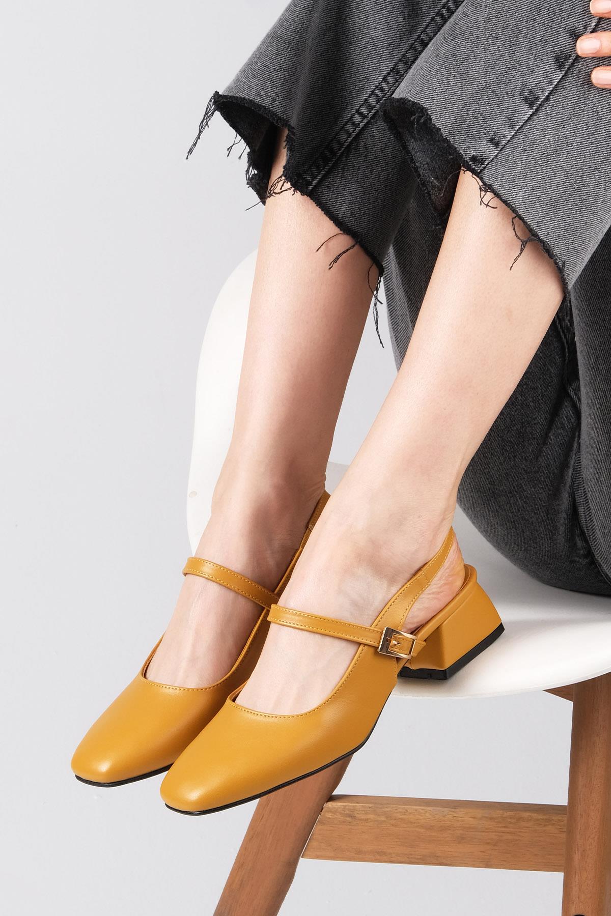 Ella Hardal Renk Kısa Topuklu Ayakkabı