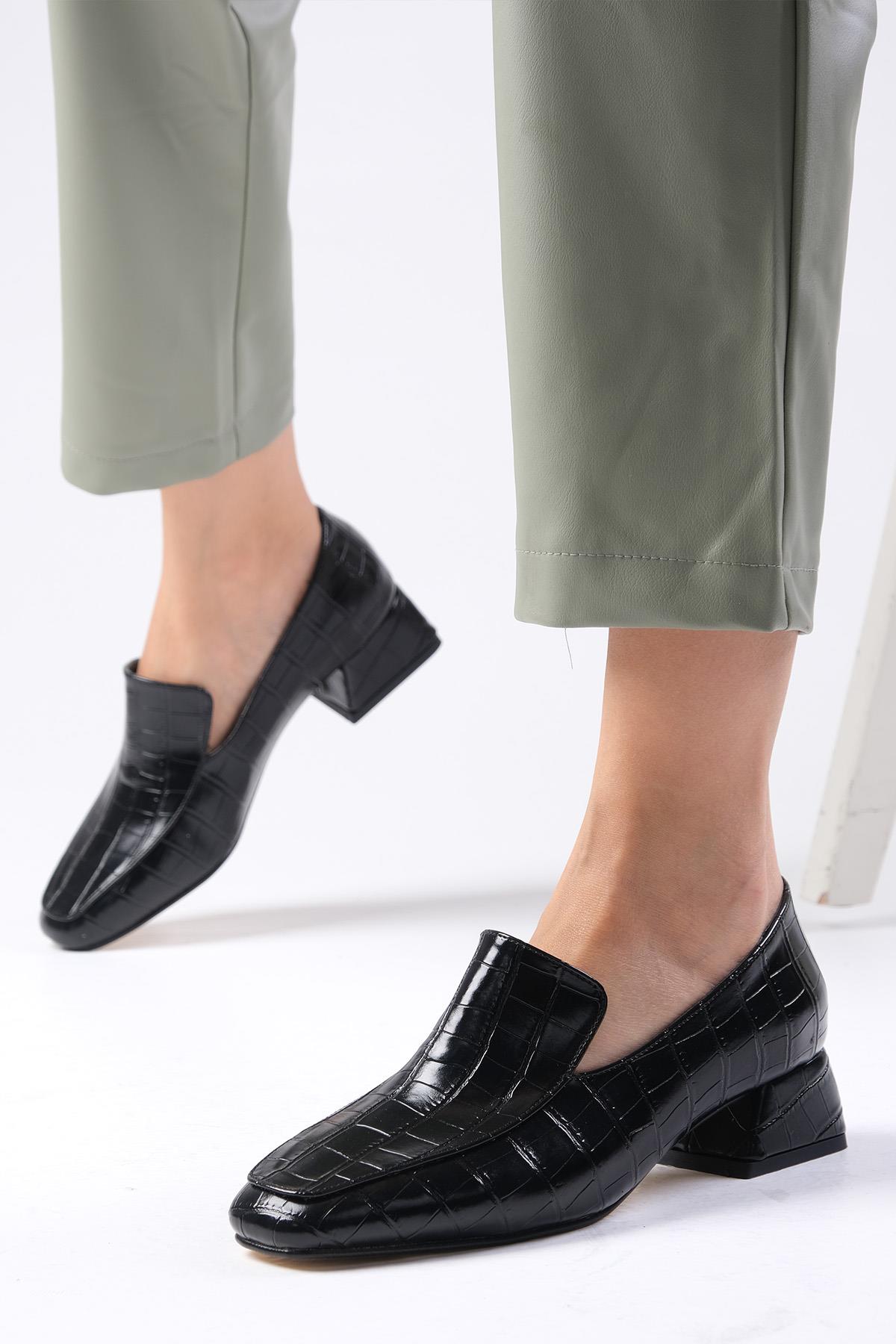 Gaia Siyah Renk Hayvan Desenli Kısa Topuklu Ayakkabı