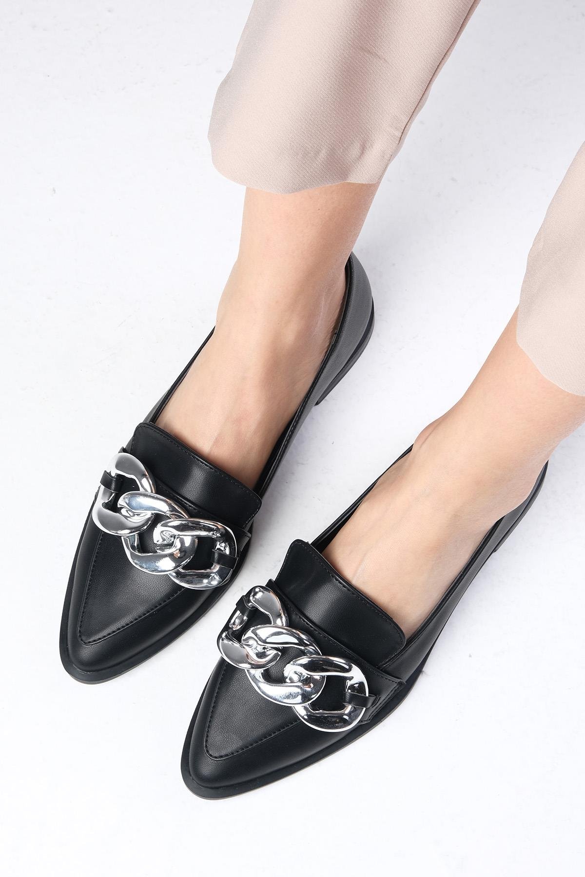 Gianna Siyah Zincirli Loafer
