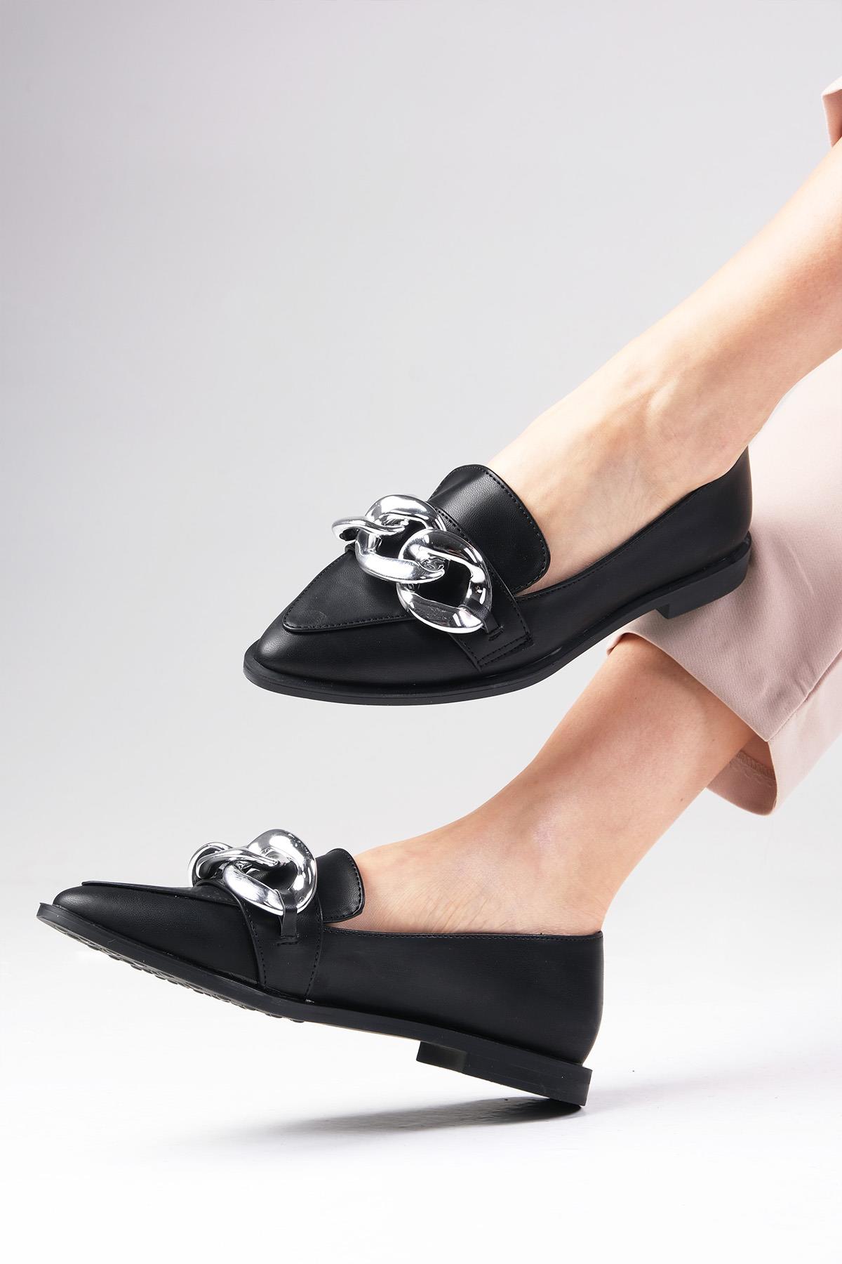 Gianna Siyah Zincirli Loafer