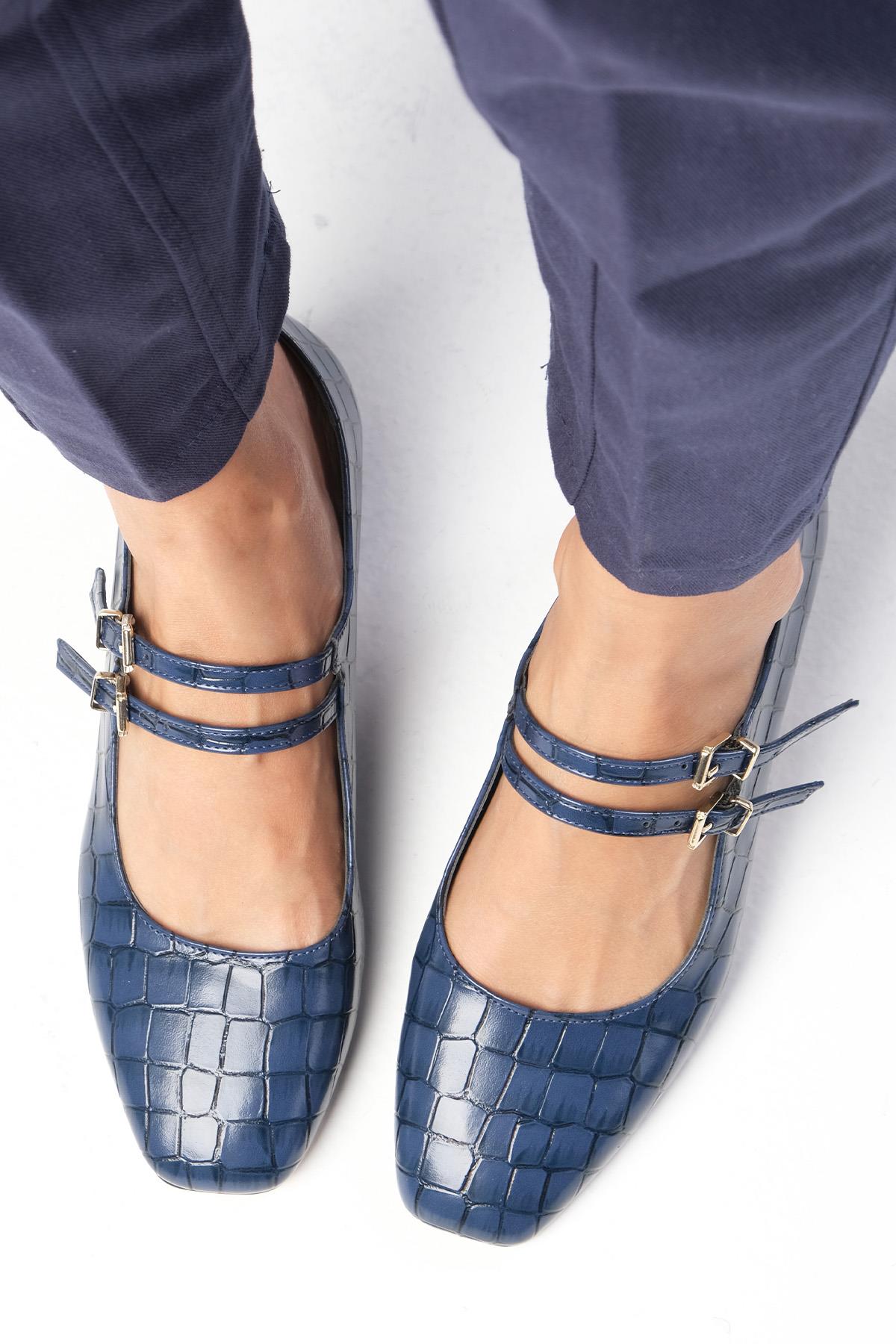 Giorgia Lacivert Renk Kısa Topuklu Ayakkabı