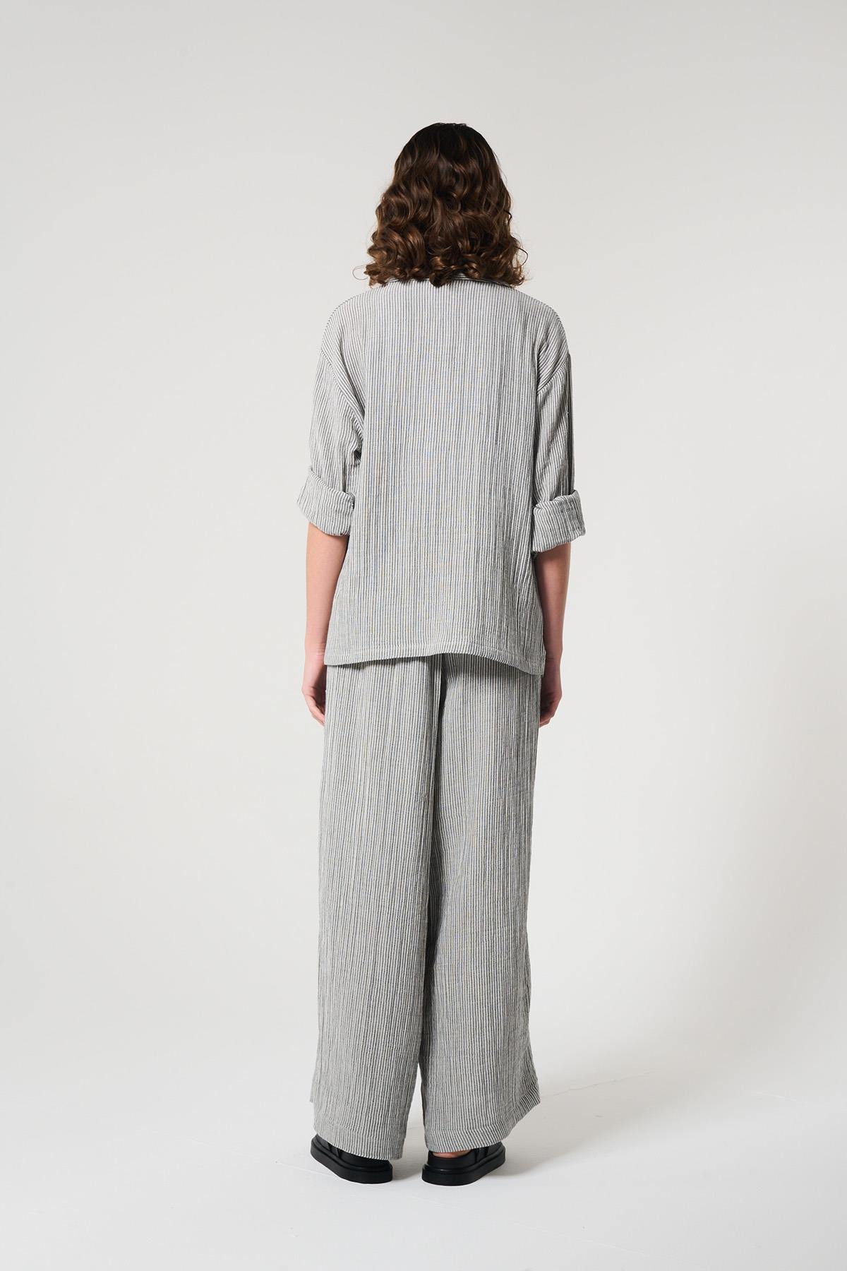 Gri Renk %100 Pamuklu Gömlek