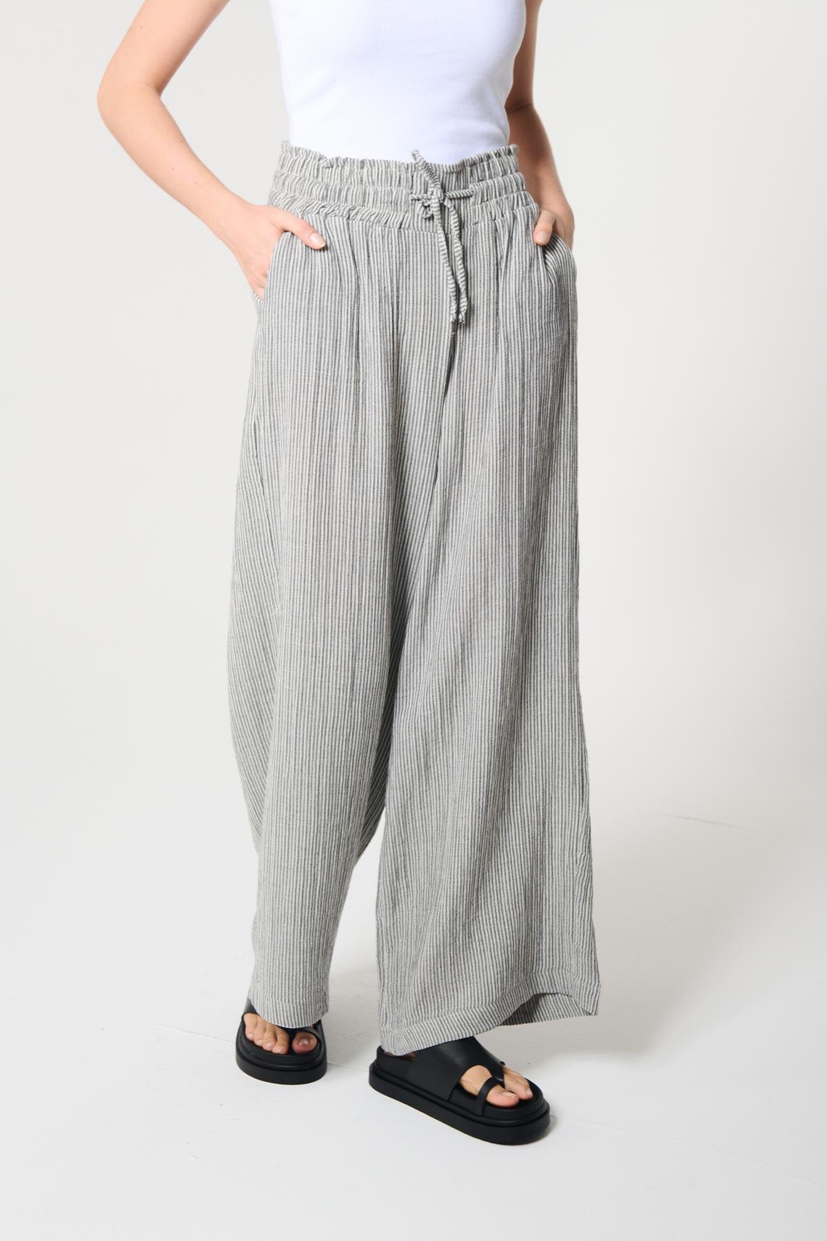 Gri Renk Çizgili %100 Pamuk Pantolon