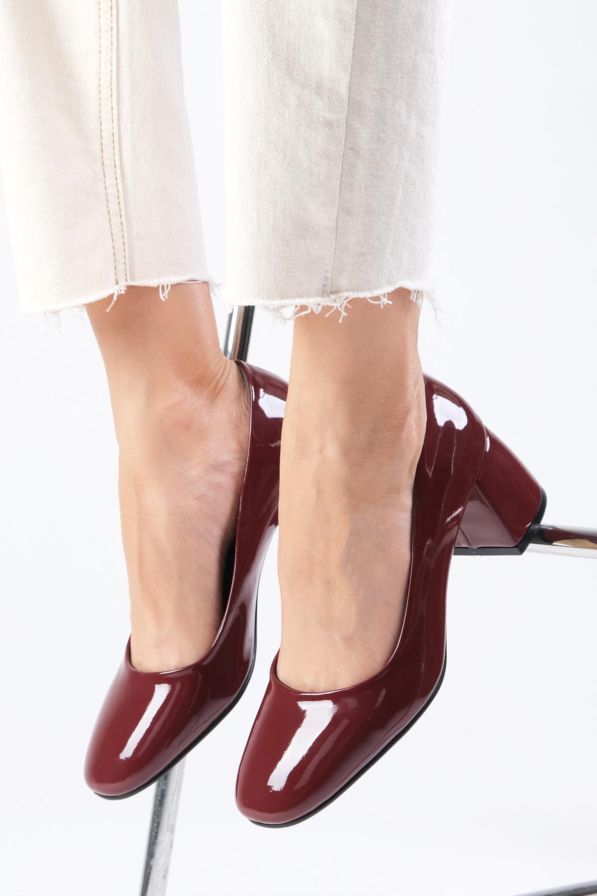 Jade Bordo Renk Rugan Topuklu Ayakkabı