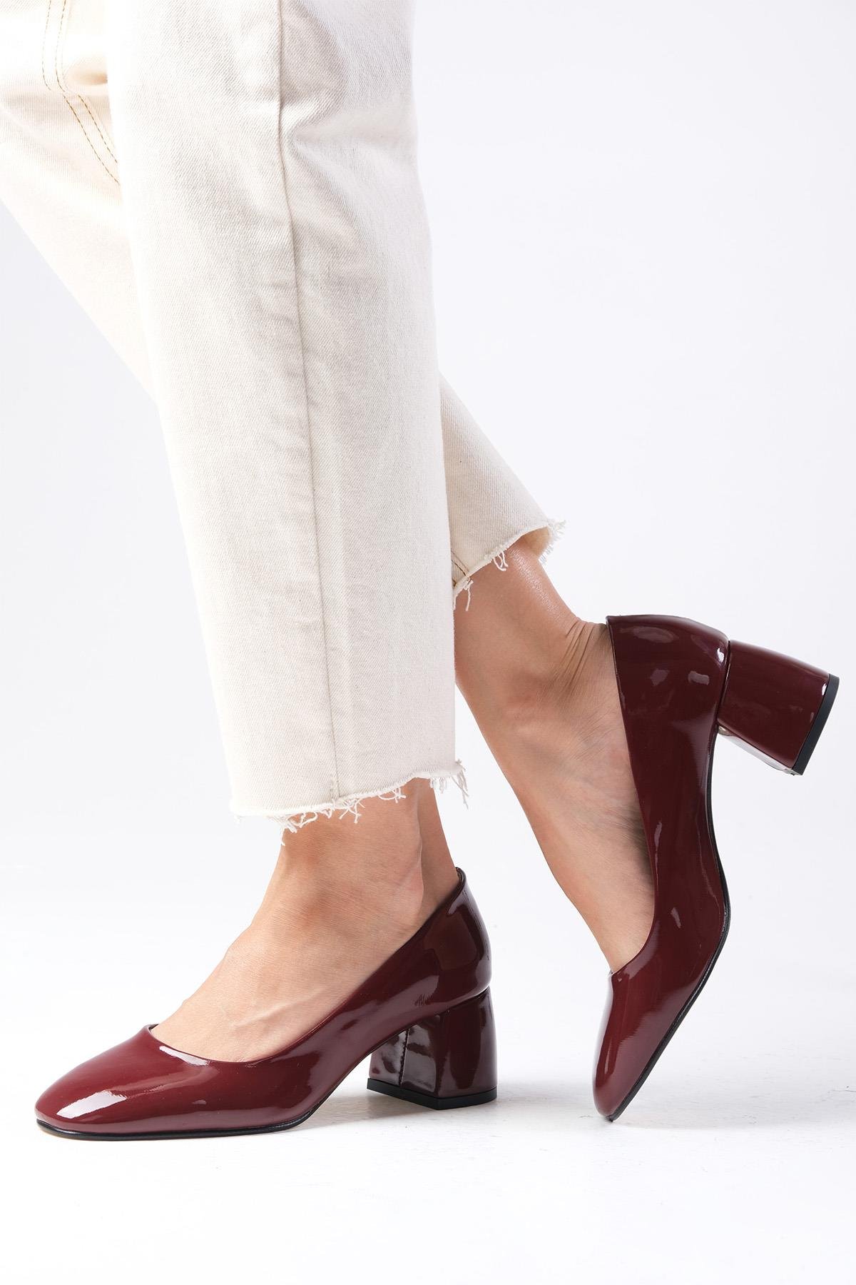 Jade Bordo Renk Rugan Topuklu Ayakkabı