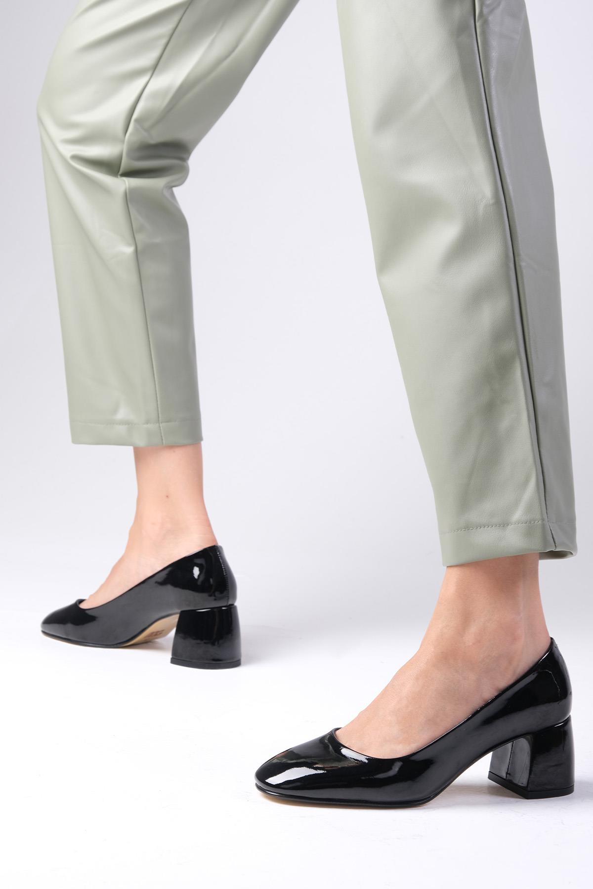 Jade Siyah Renk Rugan Topuklu Ayakkabı