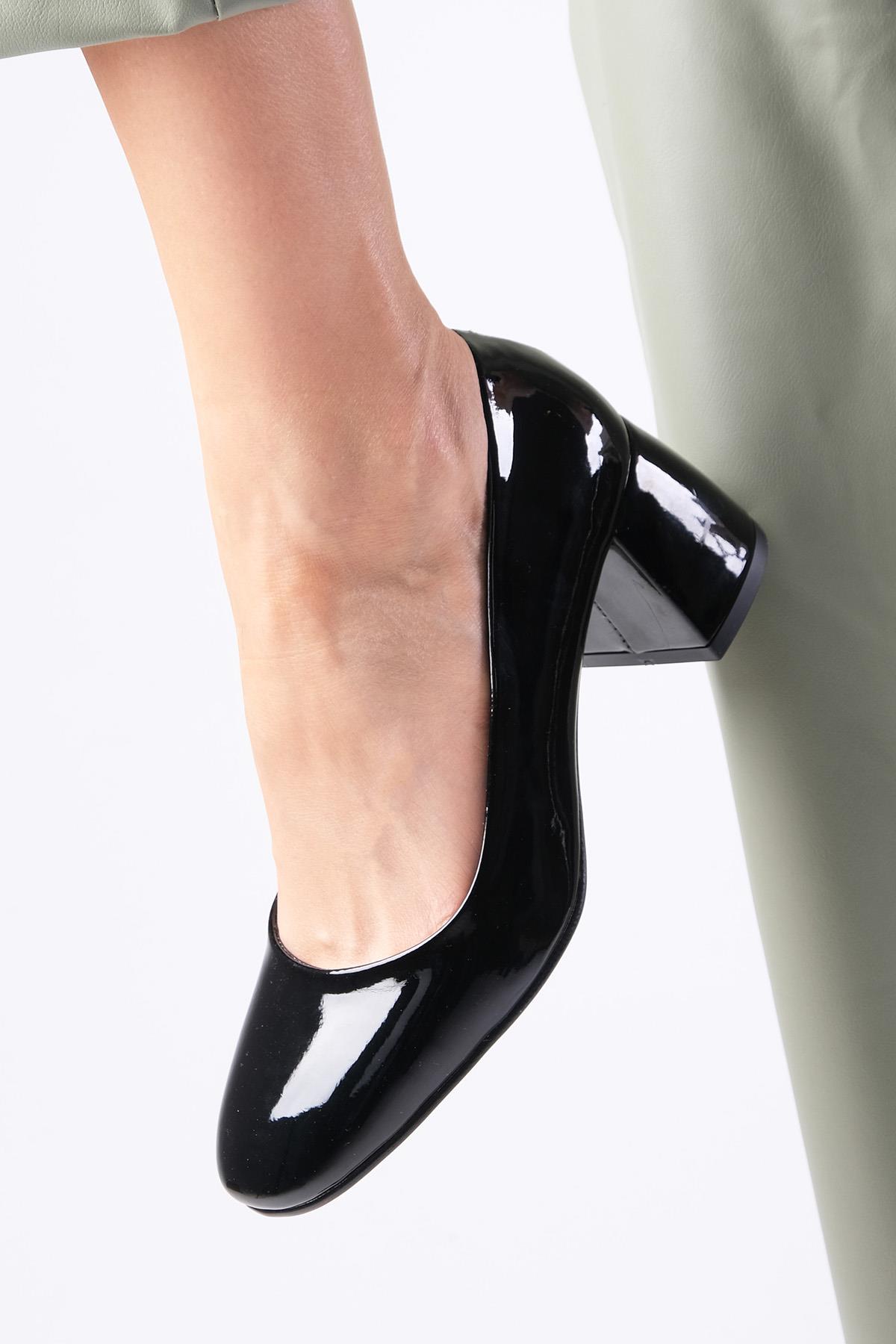 Jade Siyah Renk Rugan Topuklu Ayakkabı