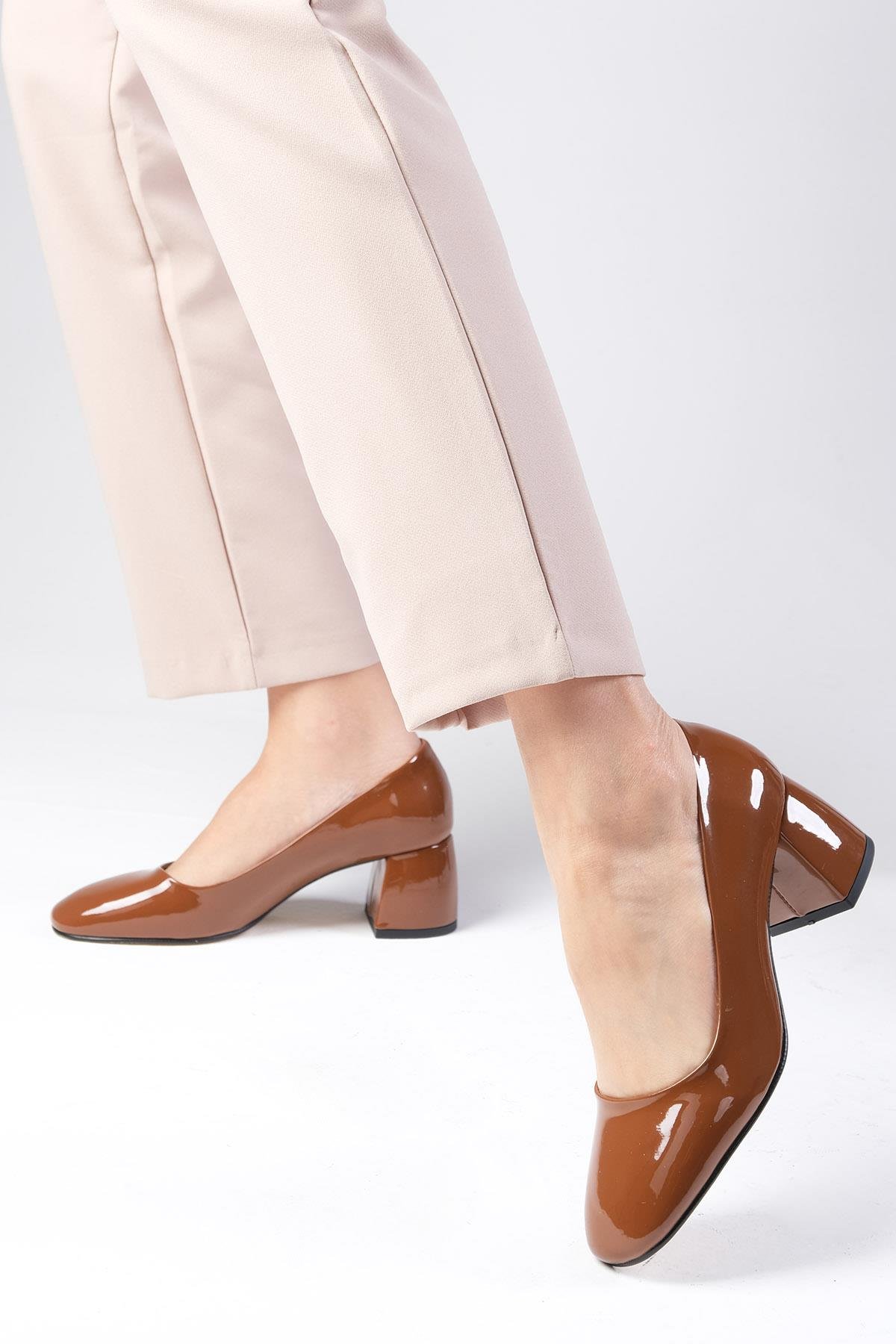 Jade Taba Renk Rugan Topuklu Ayakkabı