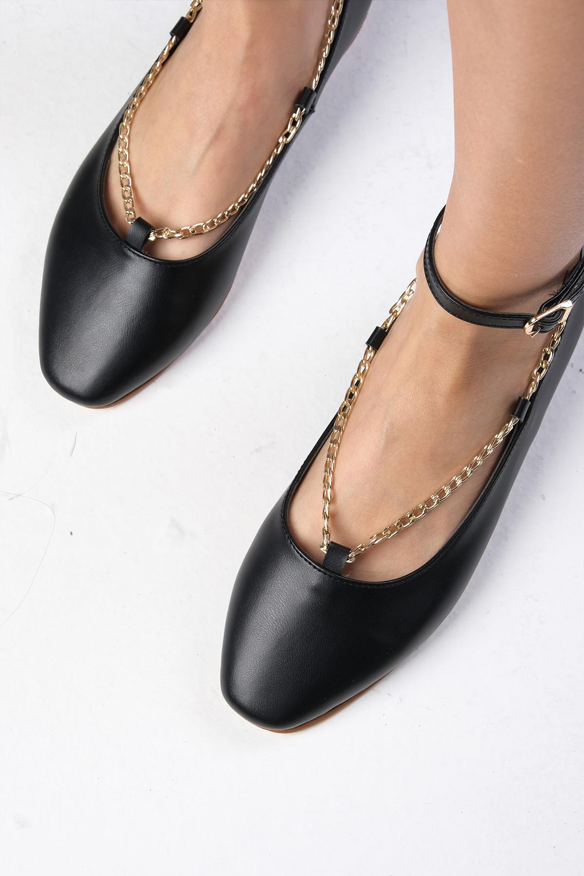 Jennifer Siyah Renk Zincirli Babet